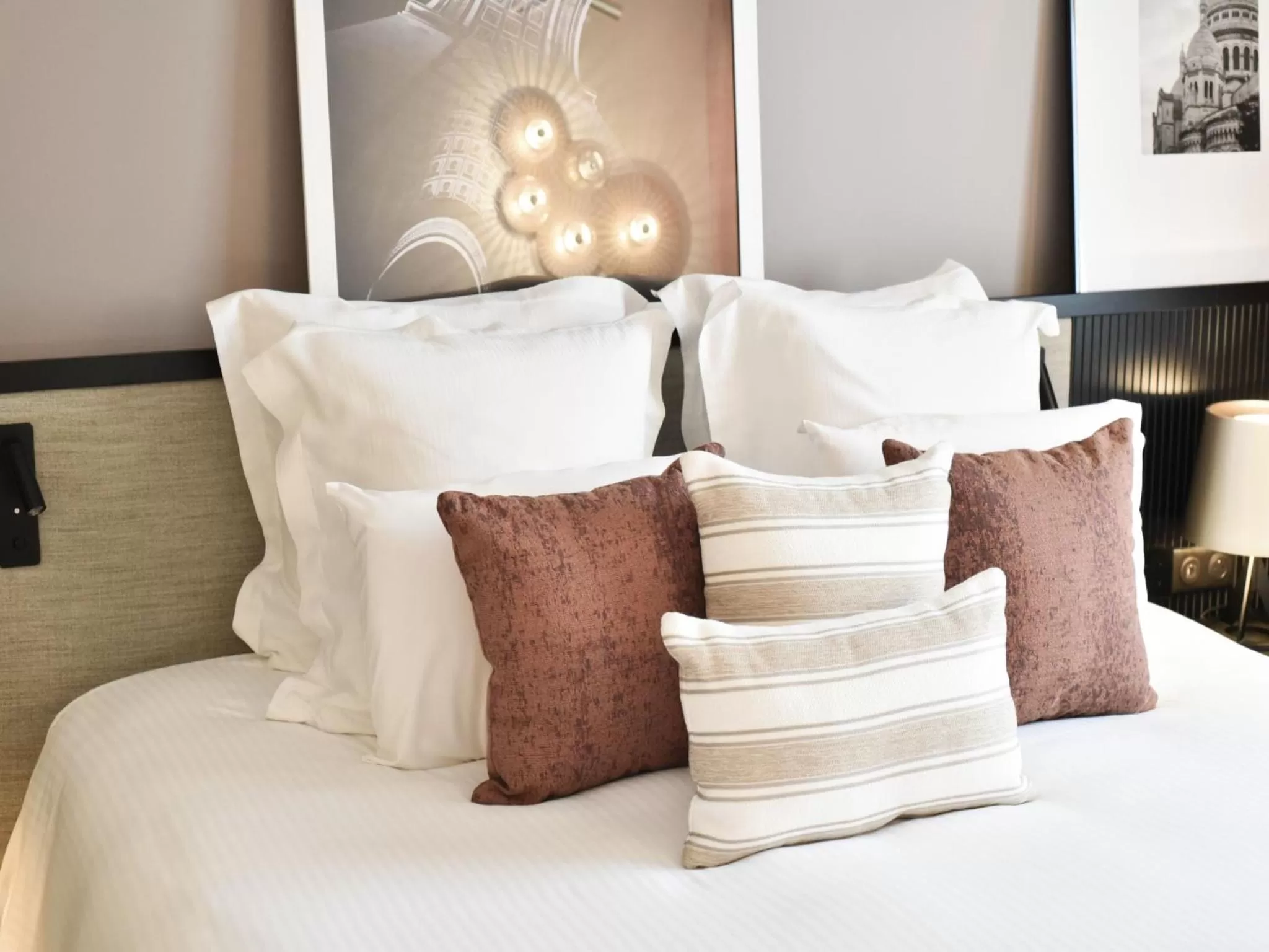 Bed in Golden Tulip CDG Airport Roissy