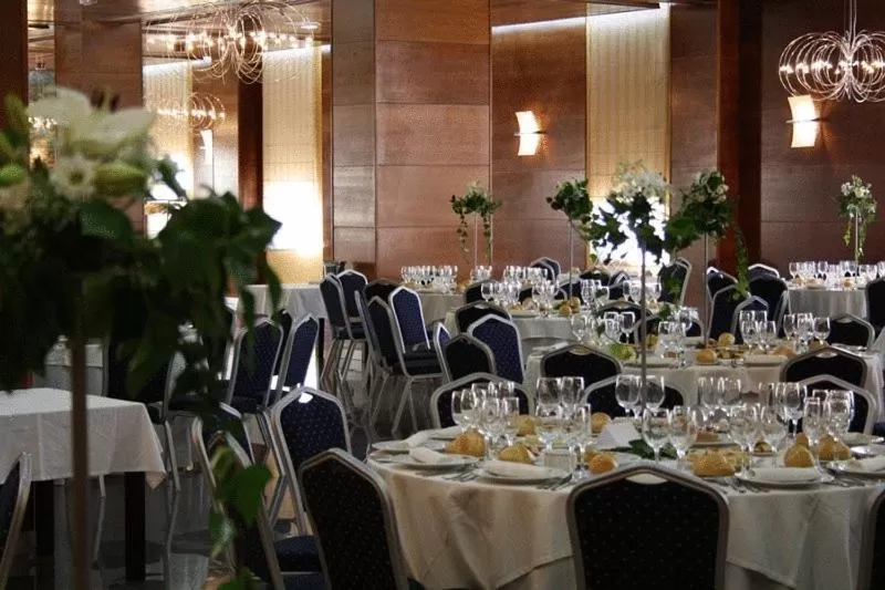 Restaurant/places to eat in Hotel Acosta Centro
