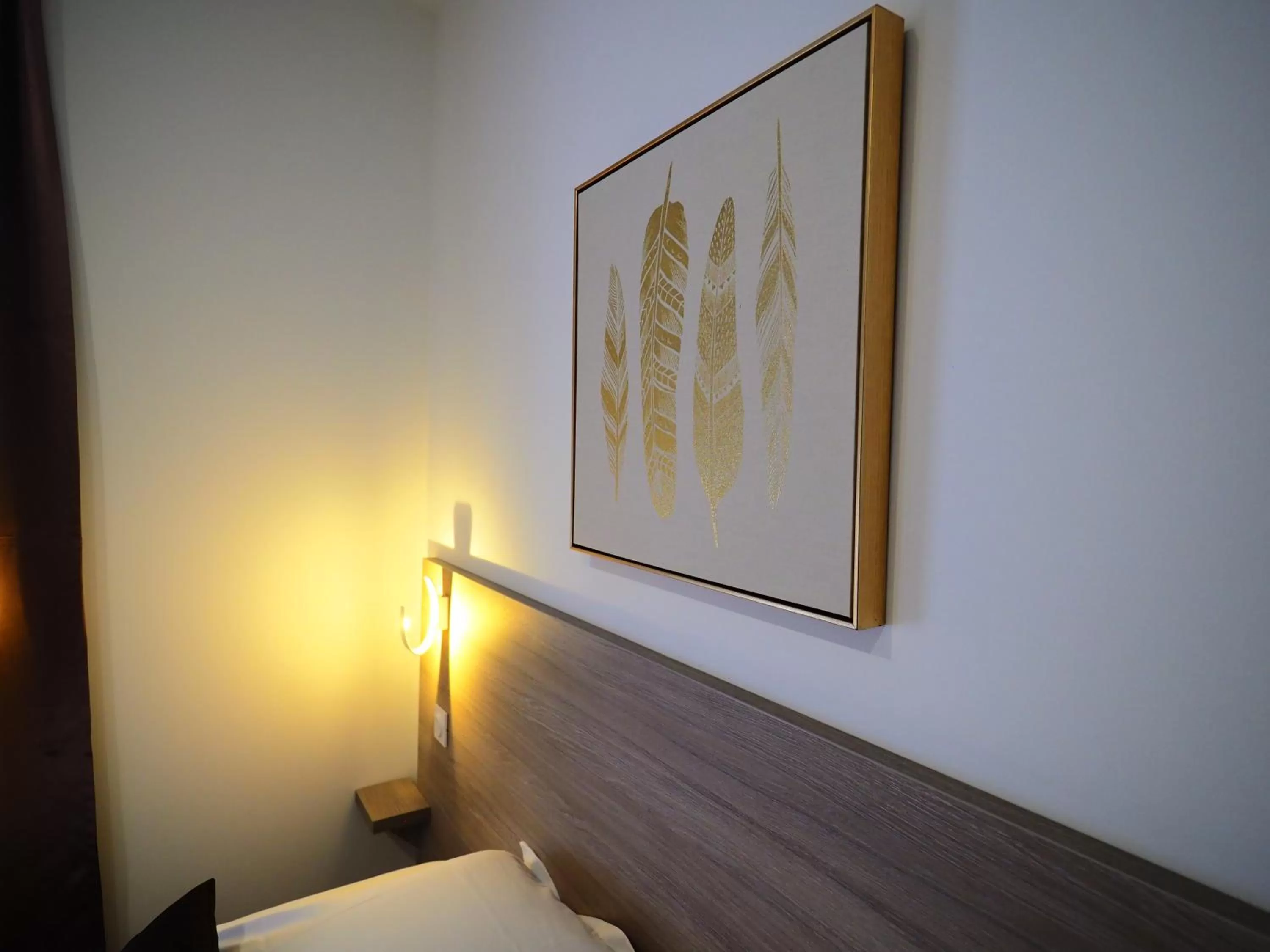 Decorative detail, Bed in Hôtel Le Biarritz - Vichy