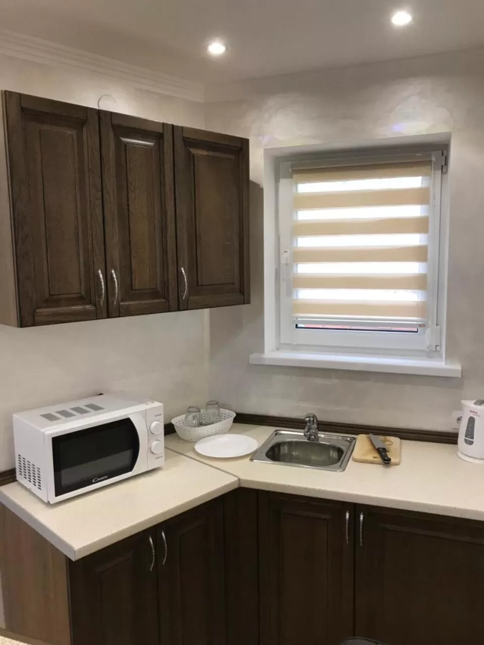 Kitchen/Kitchenette in Red Stone