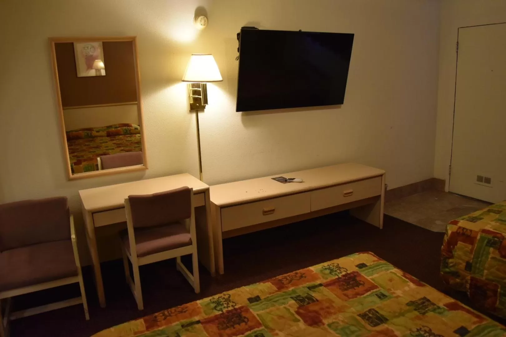 TV/Entertainment Center in Travelodge by Wyndham Farmington