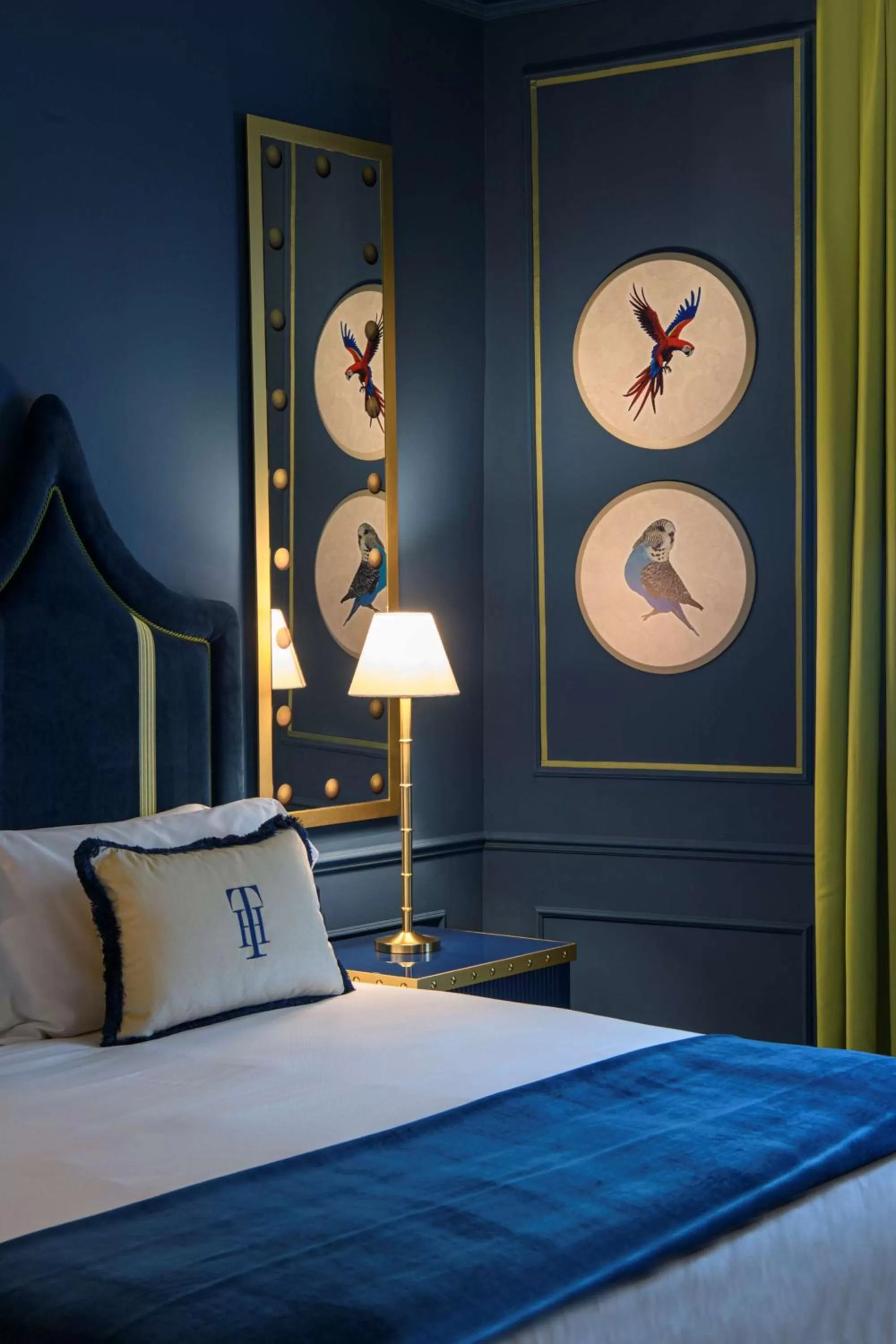 Photo of the whole room, Bed in IL Tornabuoni The Unbound Collection by Hyatt