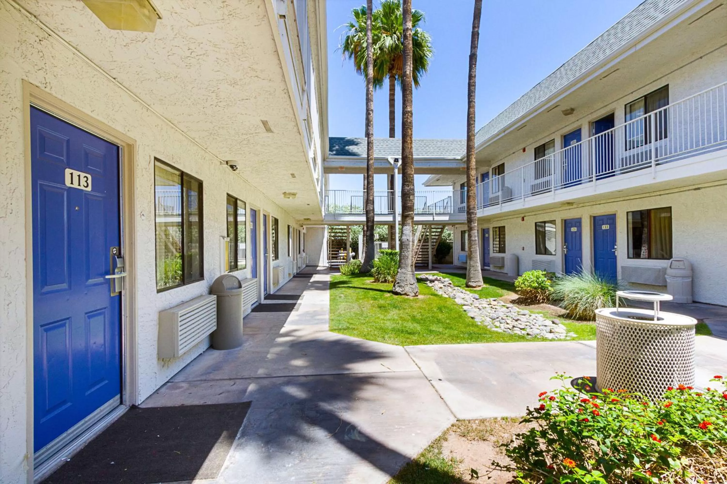Property building in Motel 6-Mesa, AZ - South