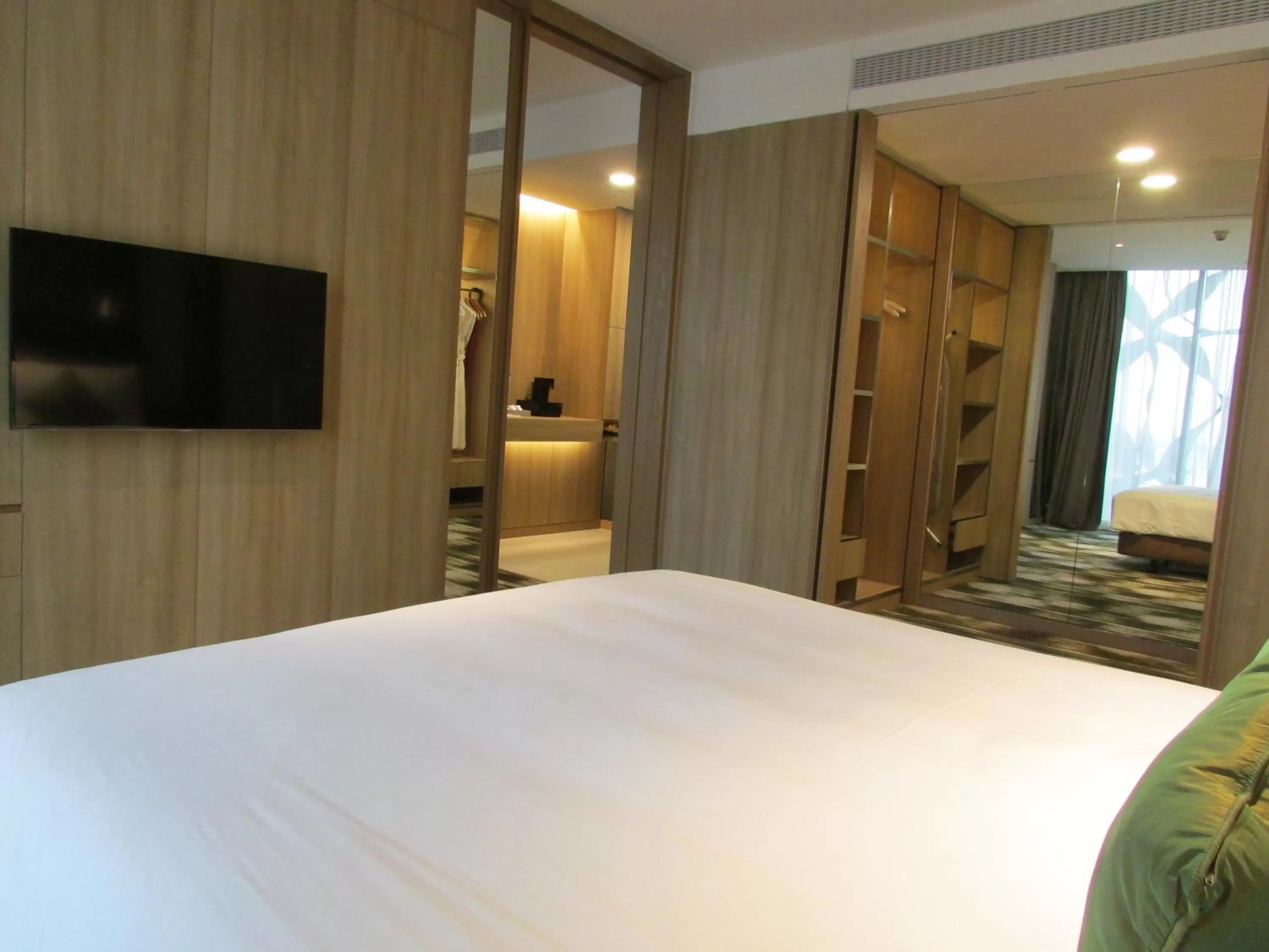 Bedroom, Bed in Crowne Plaza Changi Airport by IHG