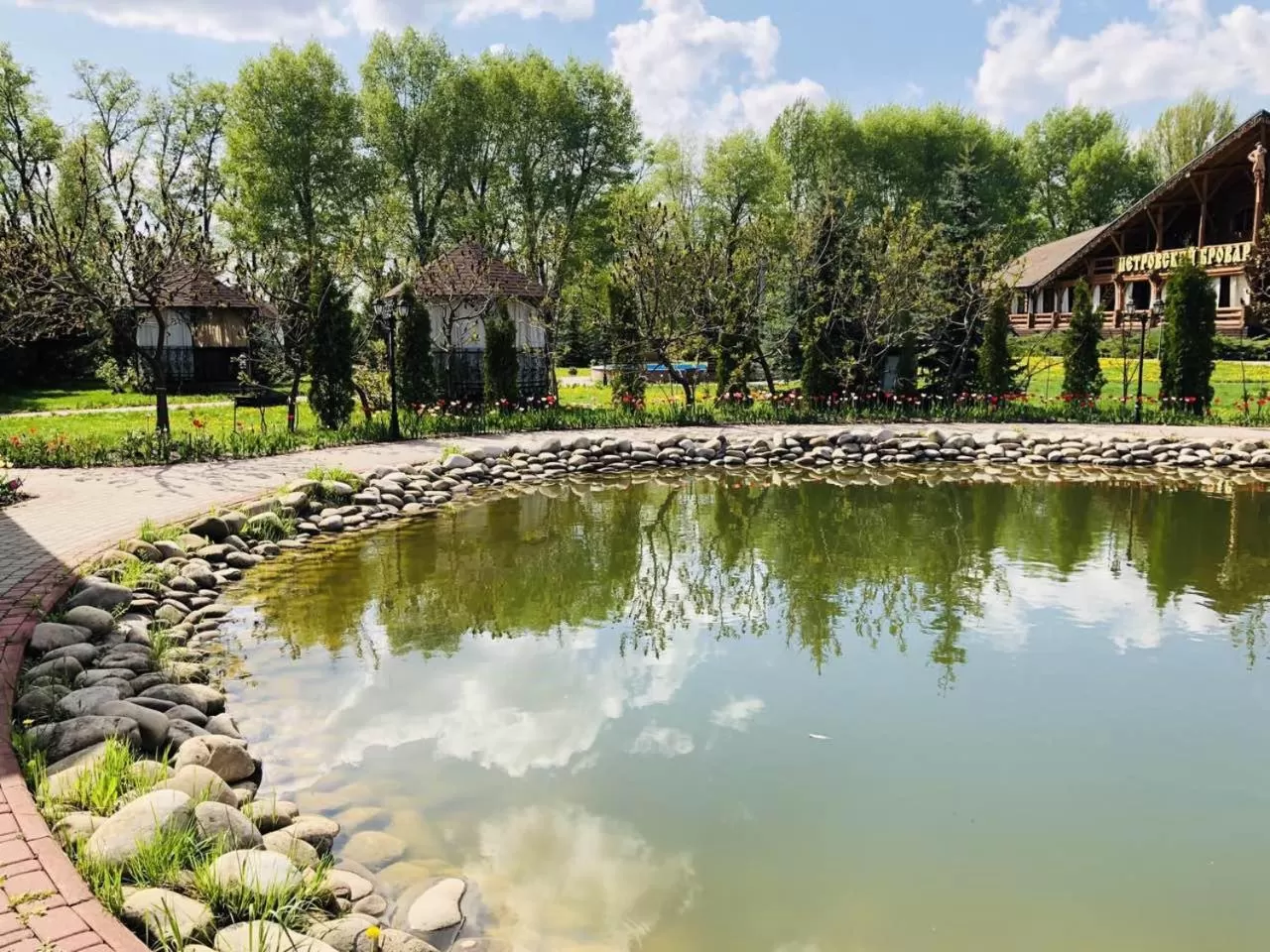 Spring in Petrovskyi Brovar