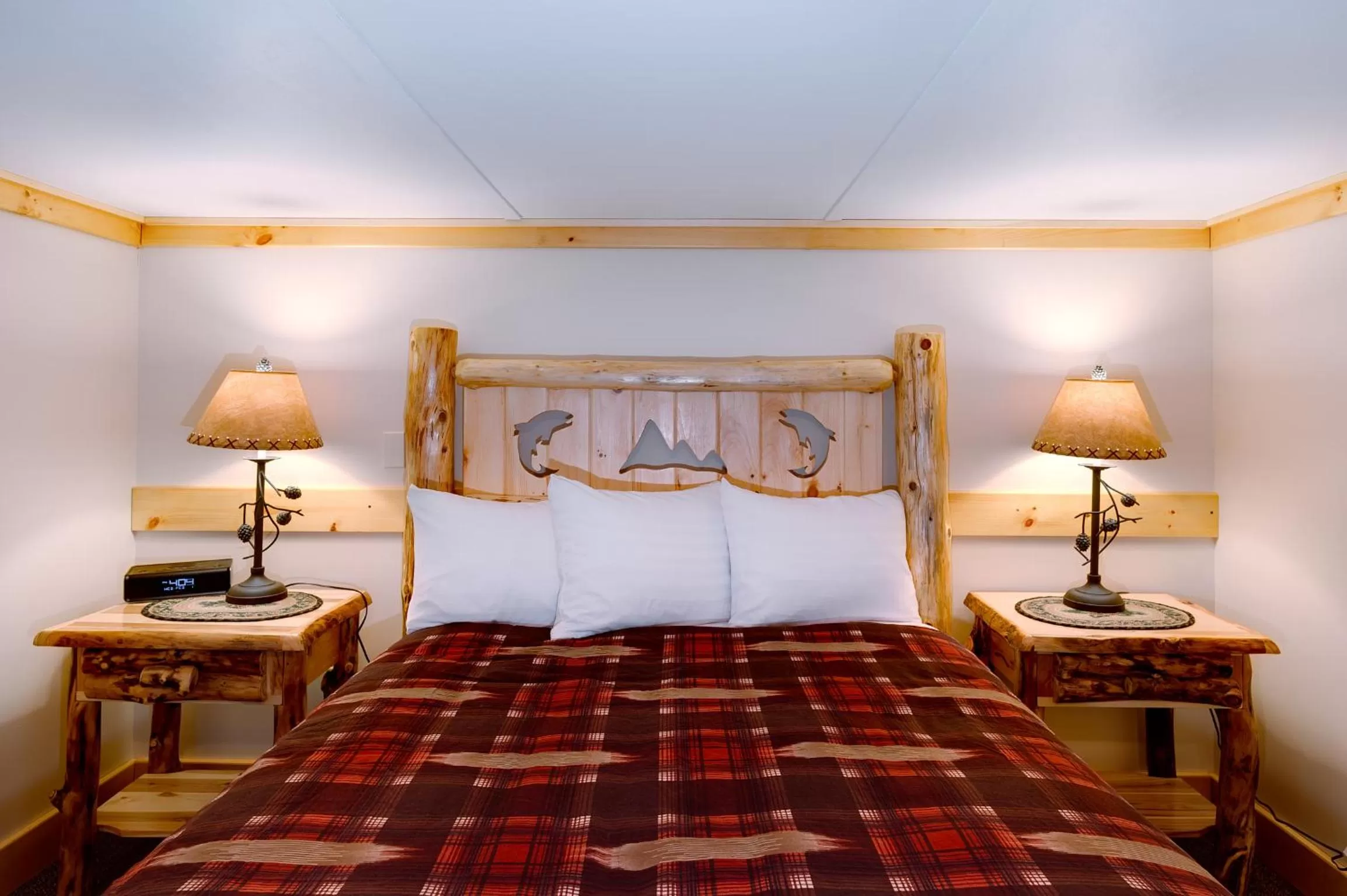 Bed in Cobble Mountain Lodge