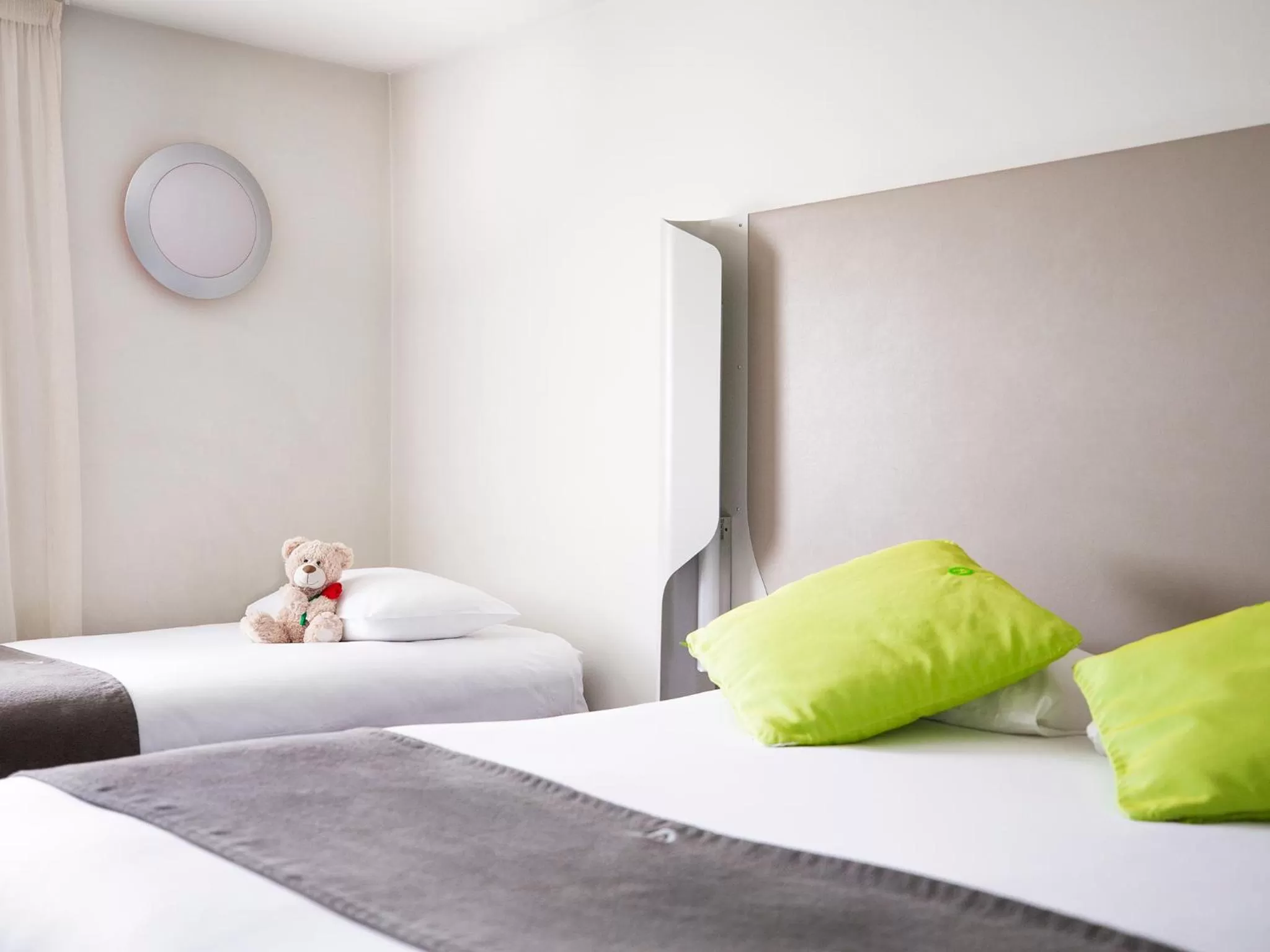 Bedroom, Bed in Campanile Hotel Northampton