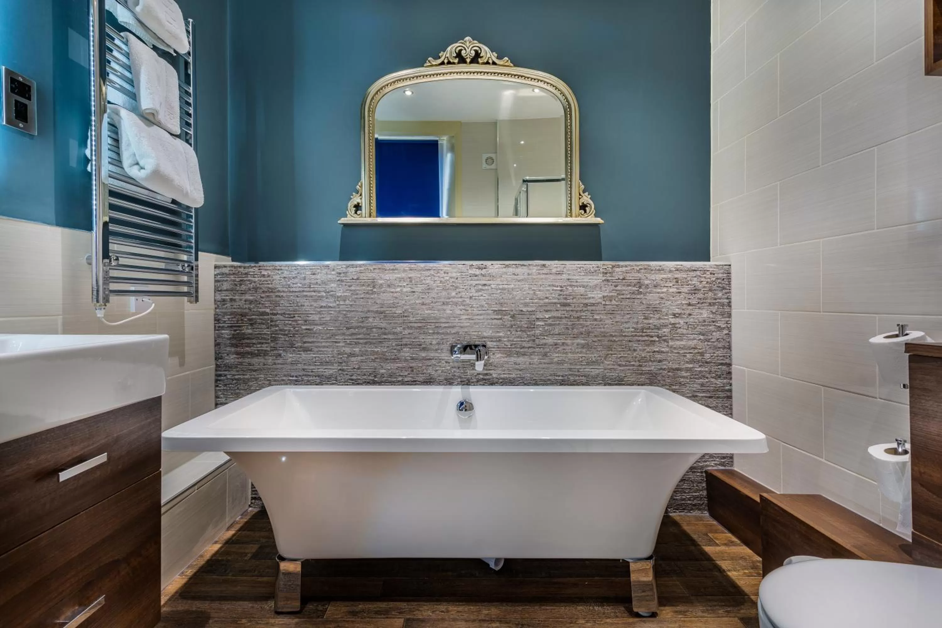 Bathroom in The White Hart Hotel, Boston, Lincolnshire - The Coaching Inn Group
