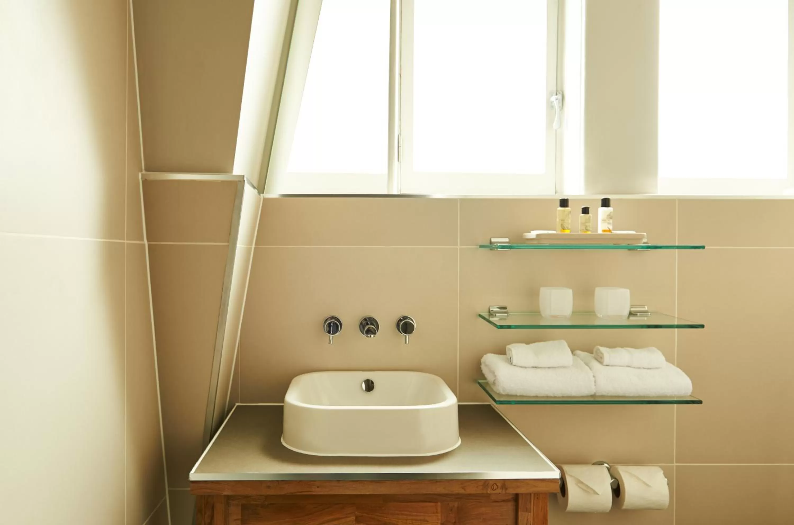 Bathroom in The Bull and The Hide