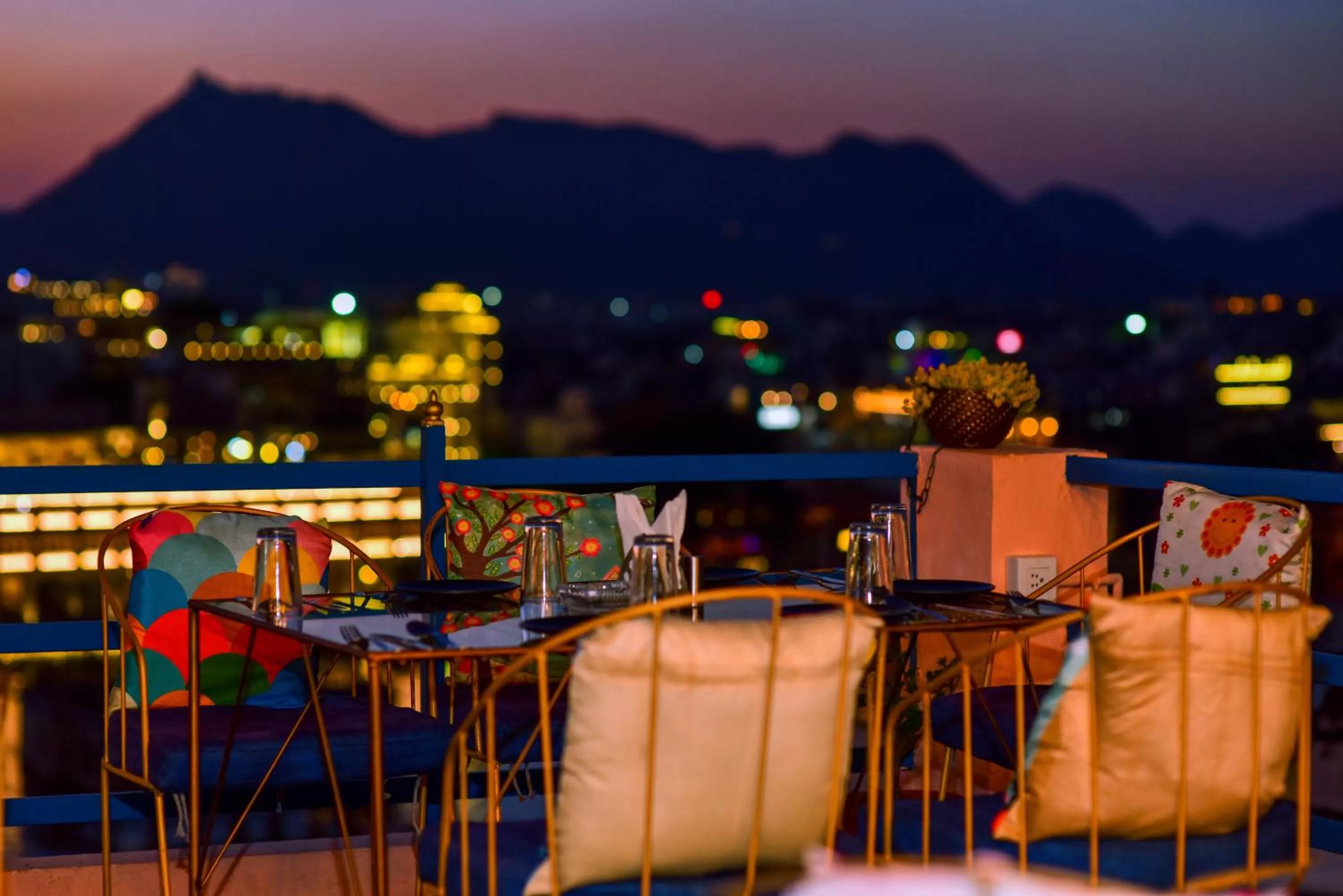 Night in Hotel Casa by the lake