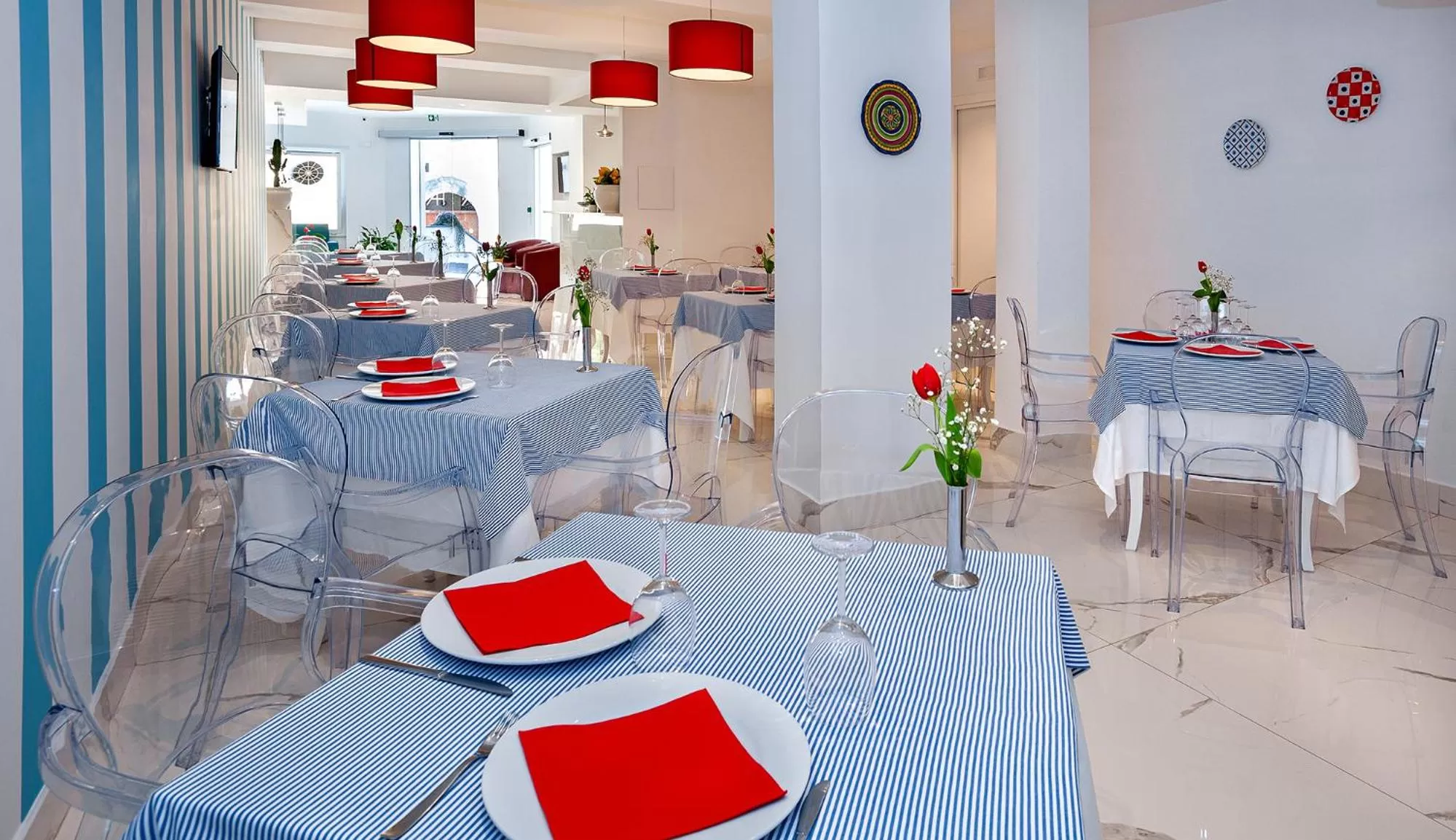 Restaurant/places to eat in Hotel Angelina