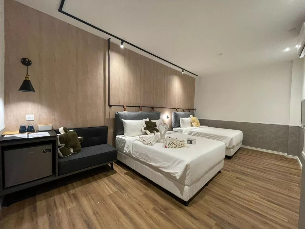 Photo of the whole room, Bed in Bagan Suite