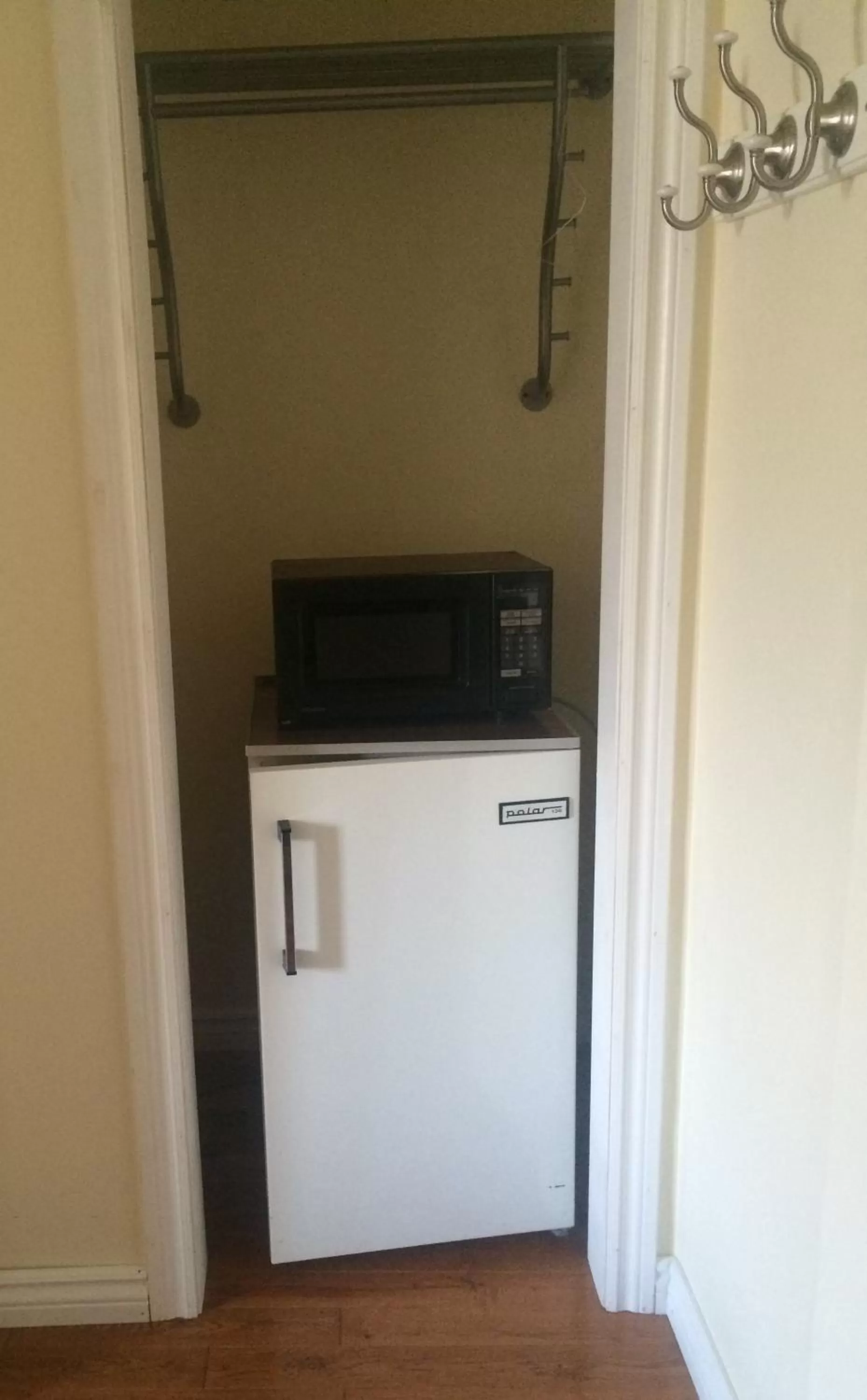 Coffee/tea facilities in Dominion Hotel