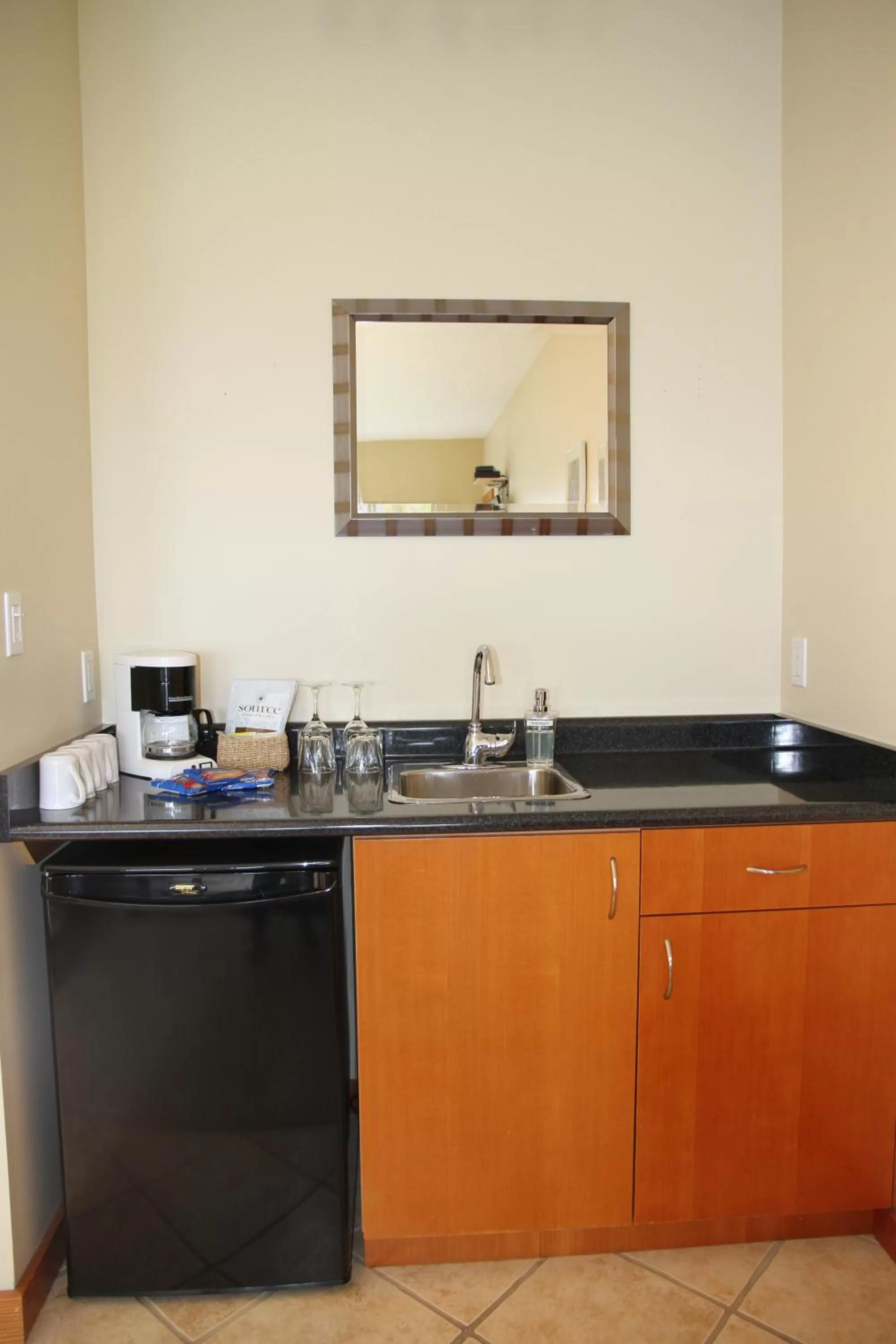 Coffee/tea facilities in Moon Water Lodge