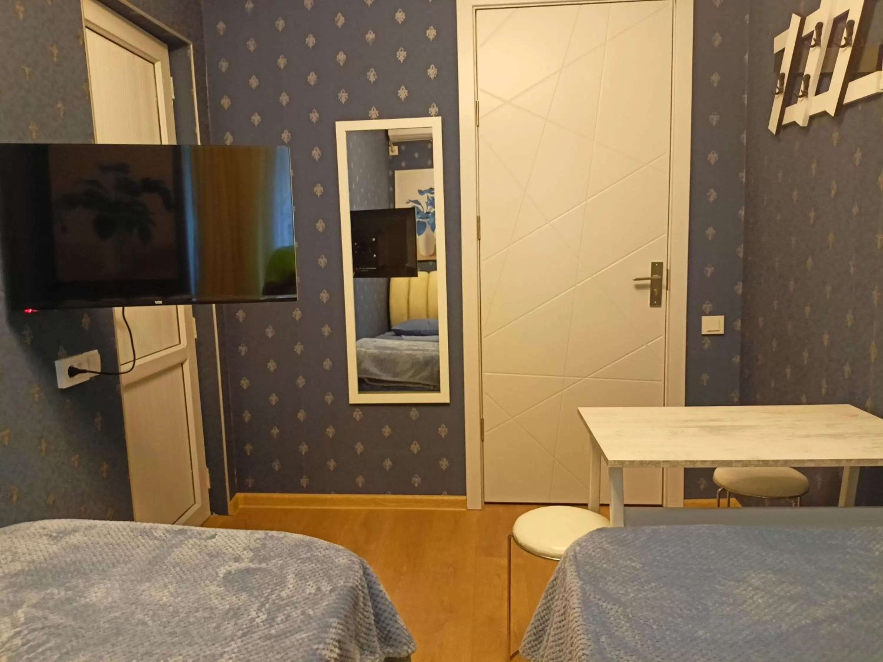 TV/Entertainment Center in Hotel Lilo near Airport