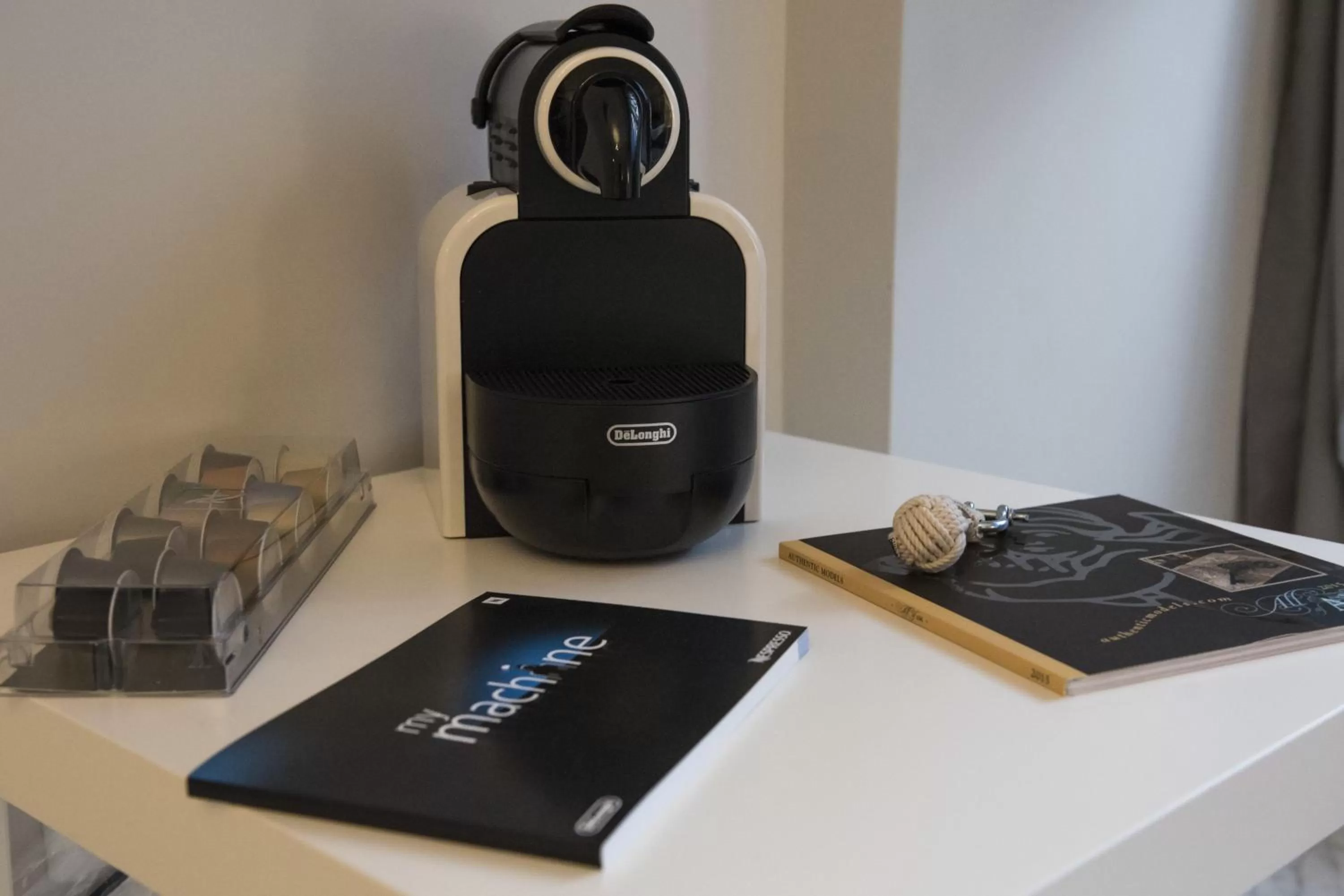 Coffee/tea facilities in Authentic Sweet Home