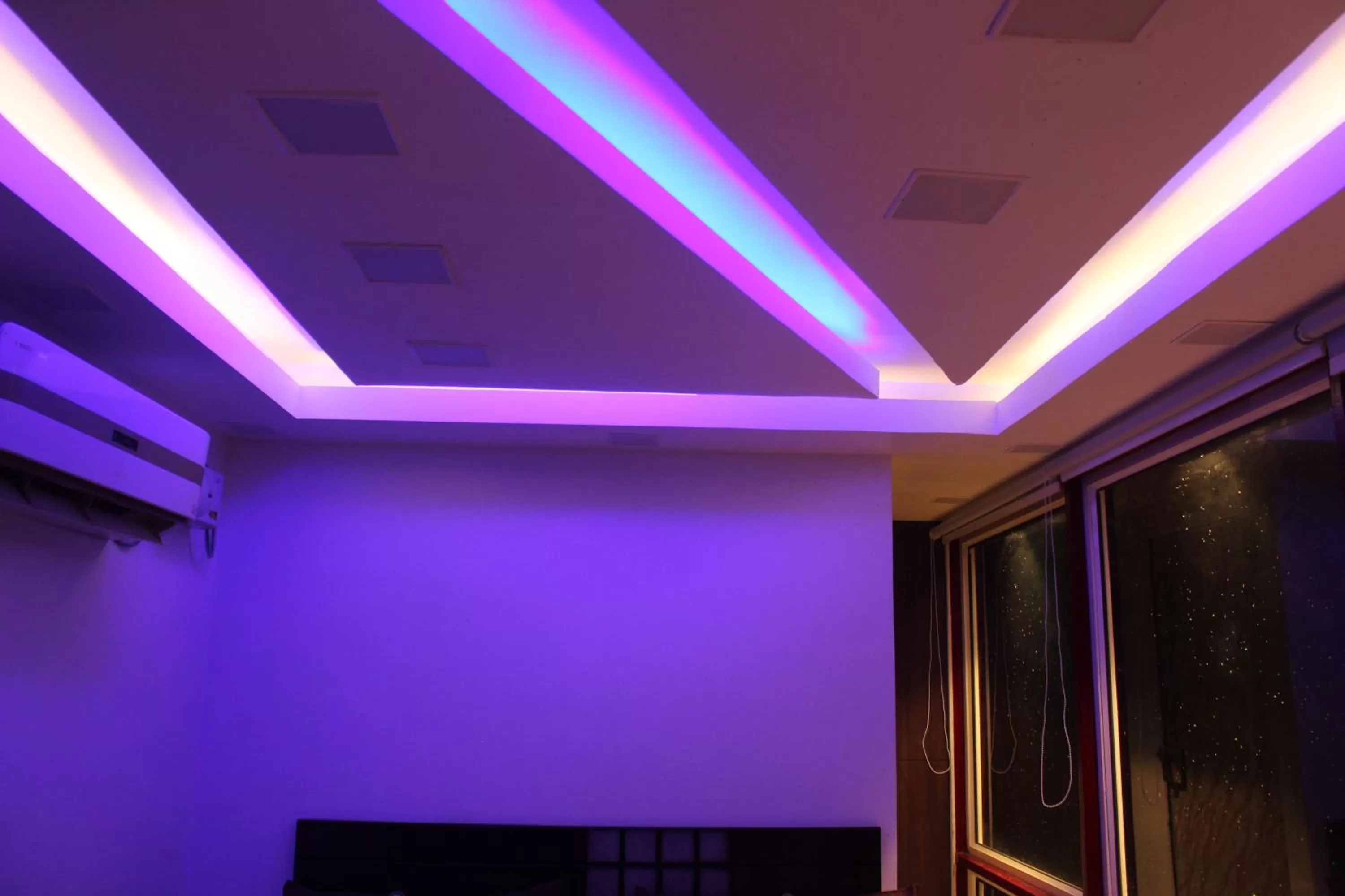 Communal lounge/ TV room in Bhati Desert Camp Sam