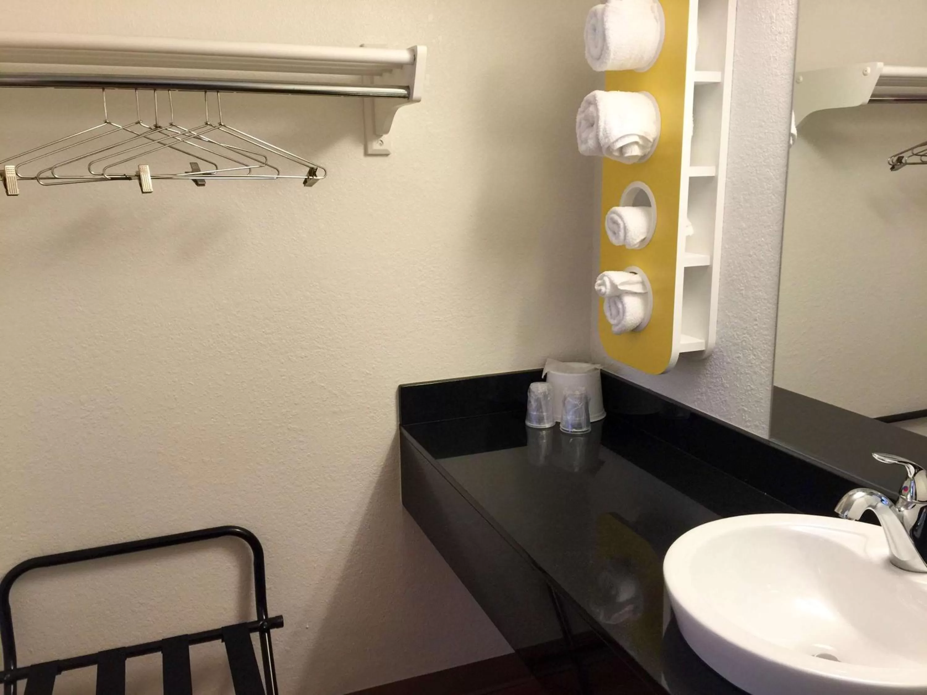 Bathroom in Motel 6-Roseville, MN - Minneapolis North