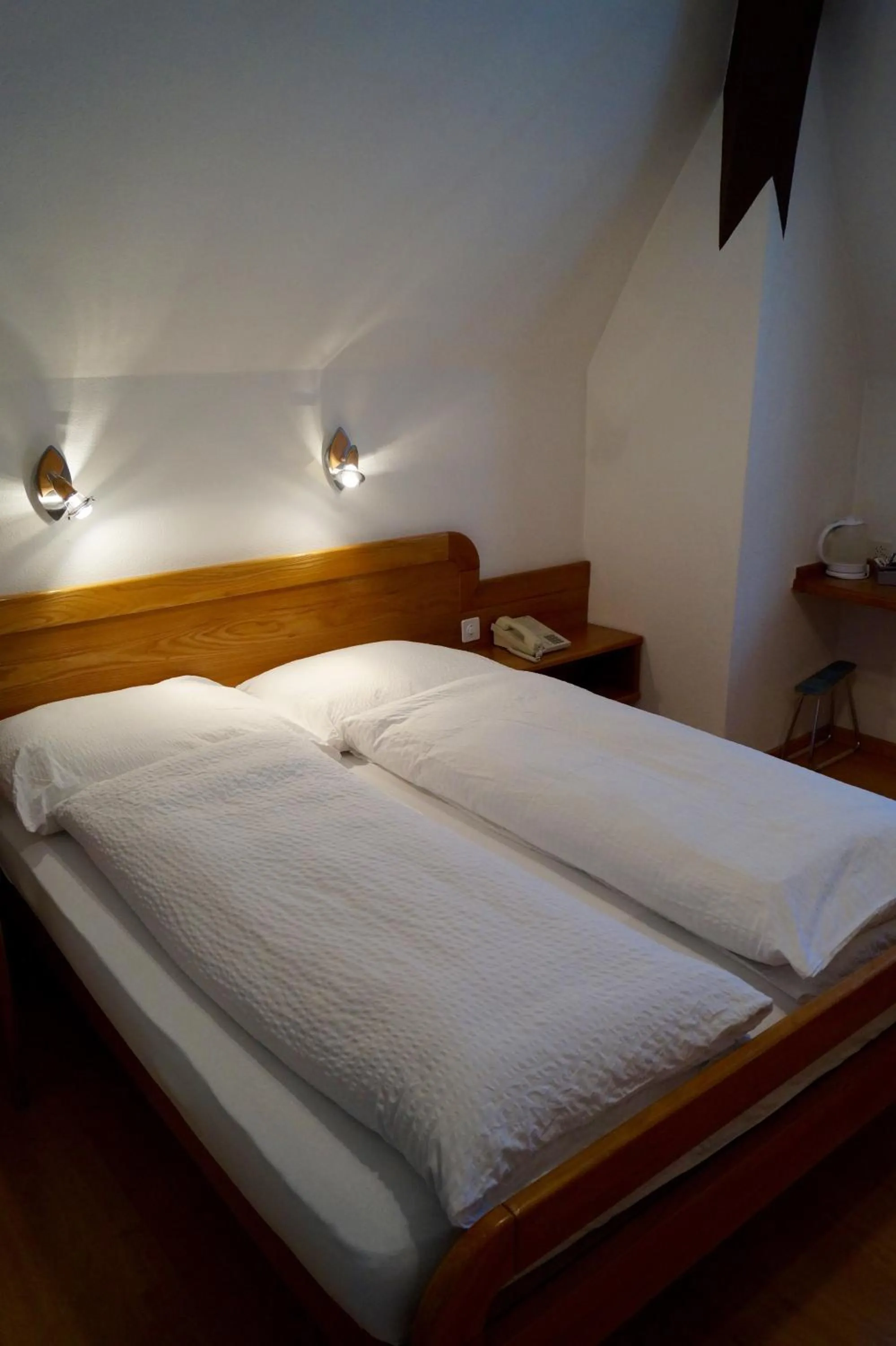 Bed in Hotel Victoria