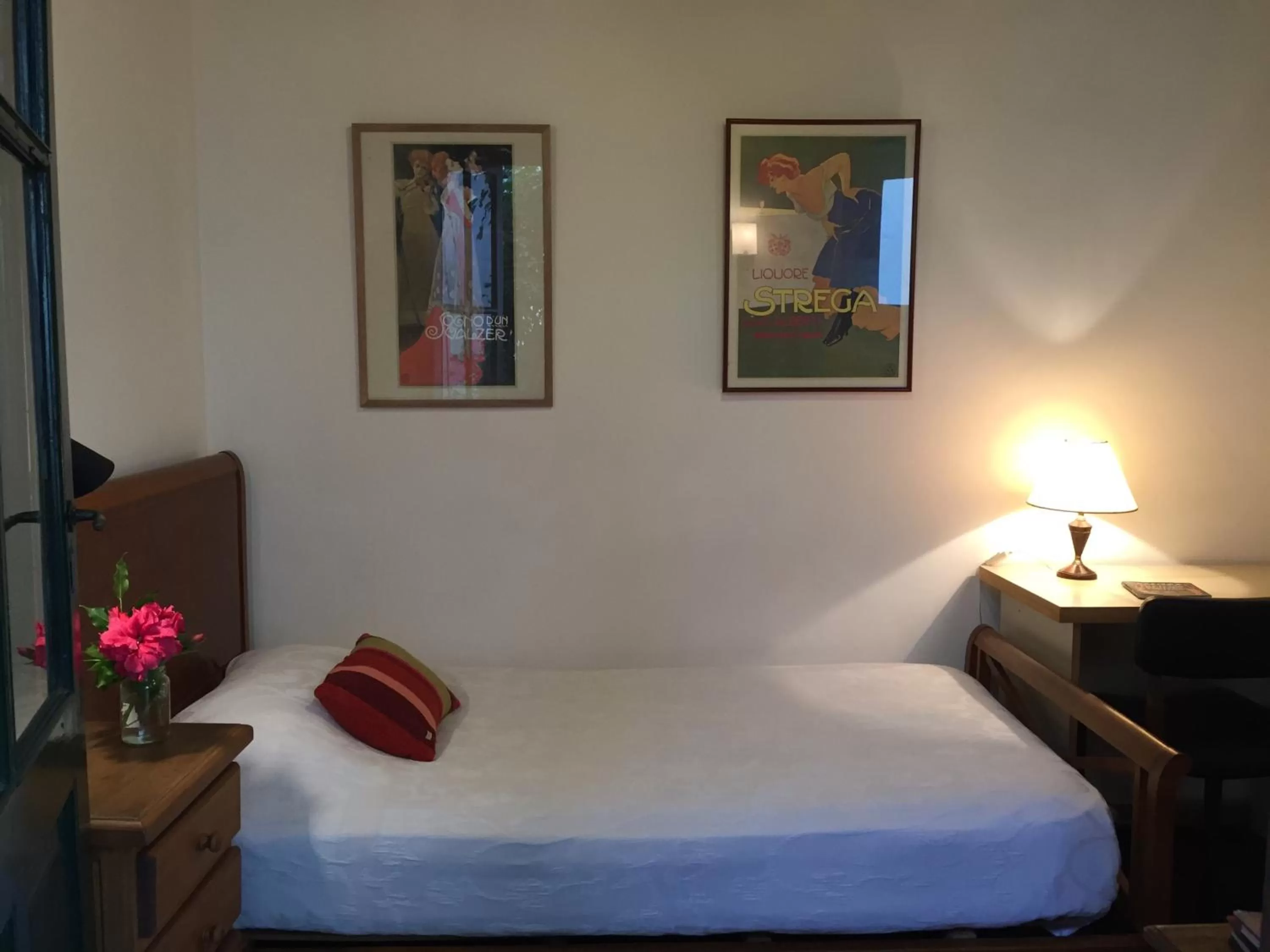 Decorative detail, Bed in Lina's Tango Guesthouse