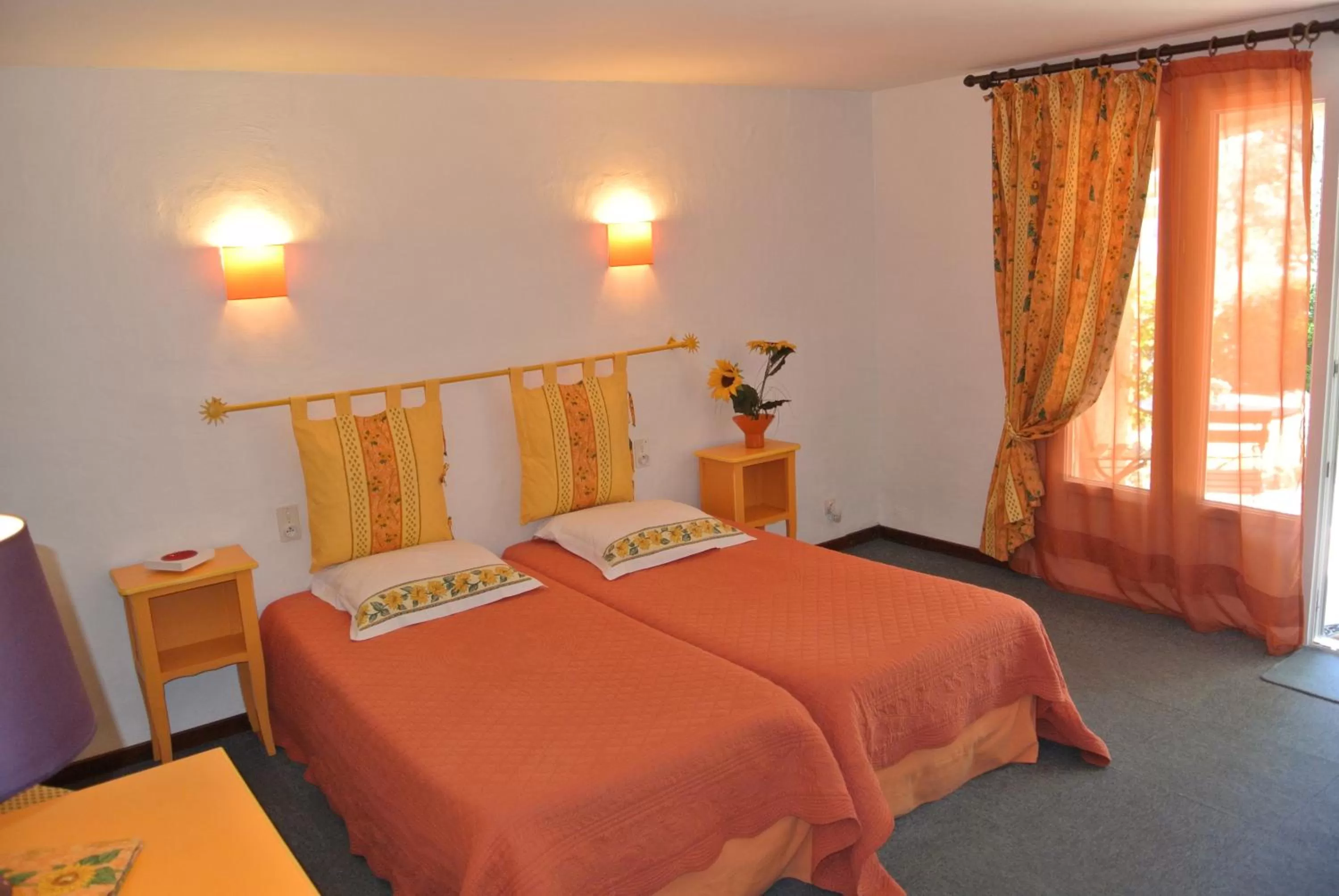 Photo of the whole room, Bed in La Vieille Bastide