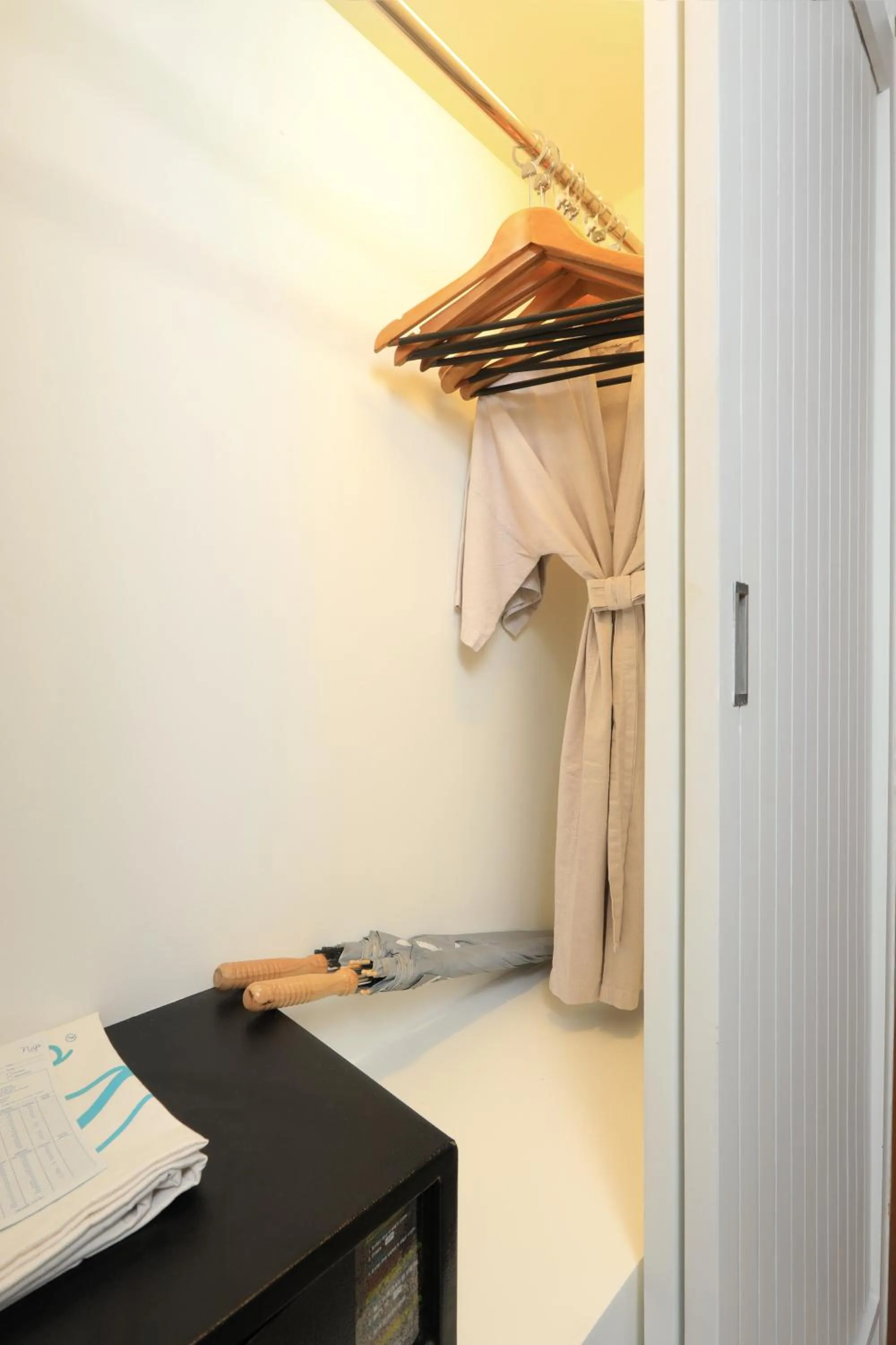 wardrobe in Nap Patong