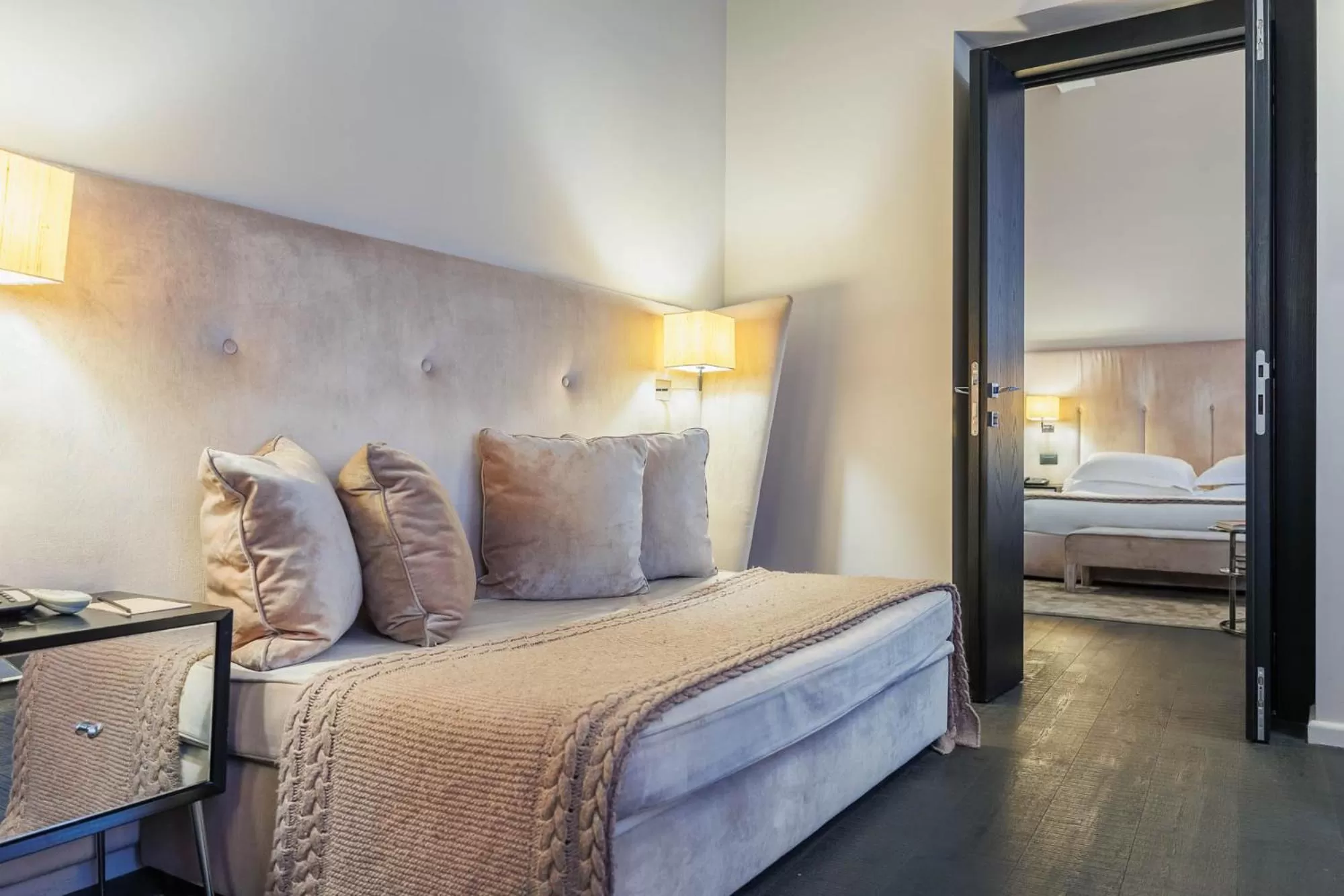 Living room, Bed in DOM Hotel Roma - Preferred Hotels & Resorts