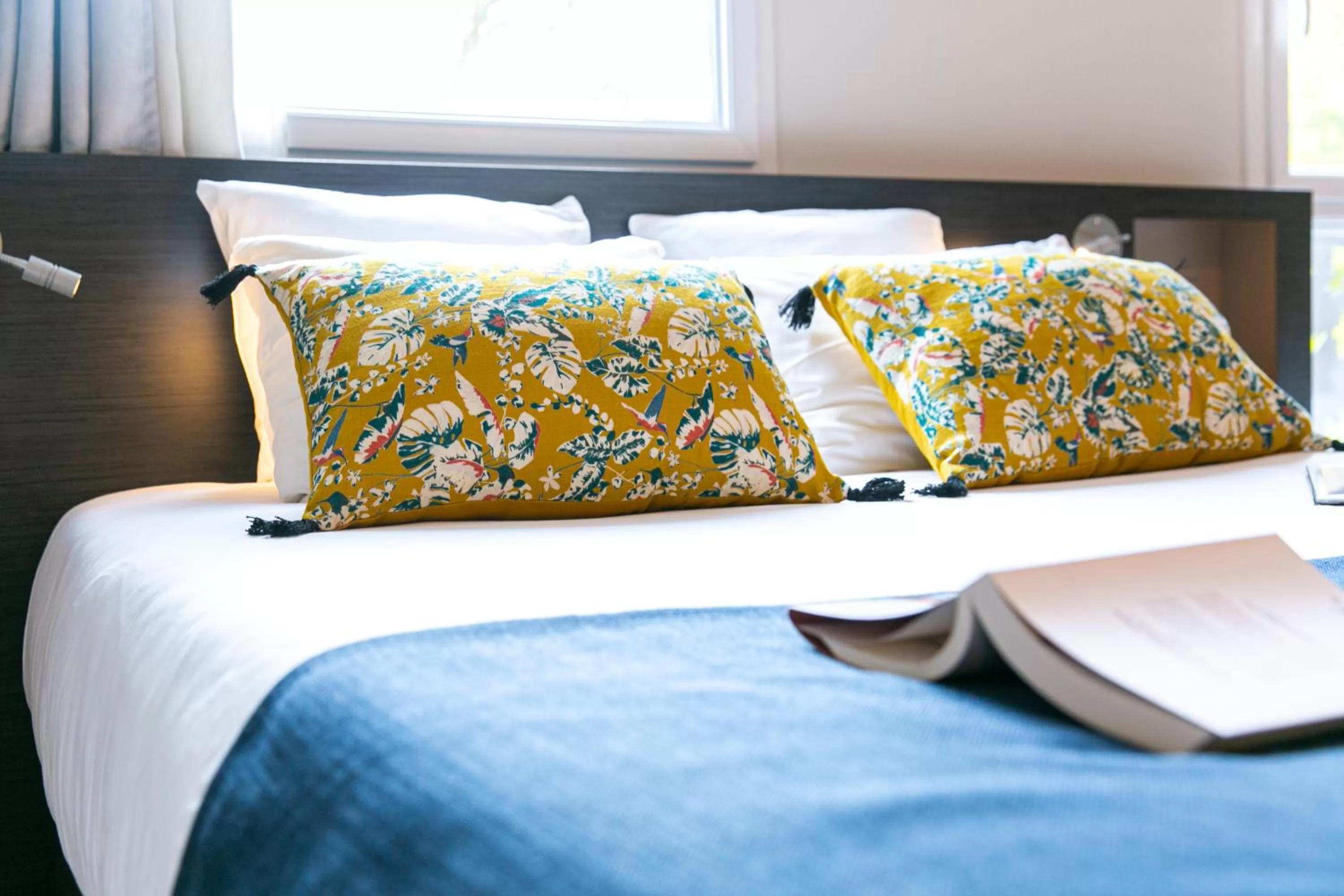 Bed in Hotel Restaurant Saint James, Montaigu-Vendée The Originals Boutique