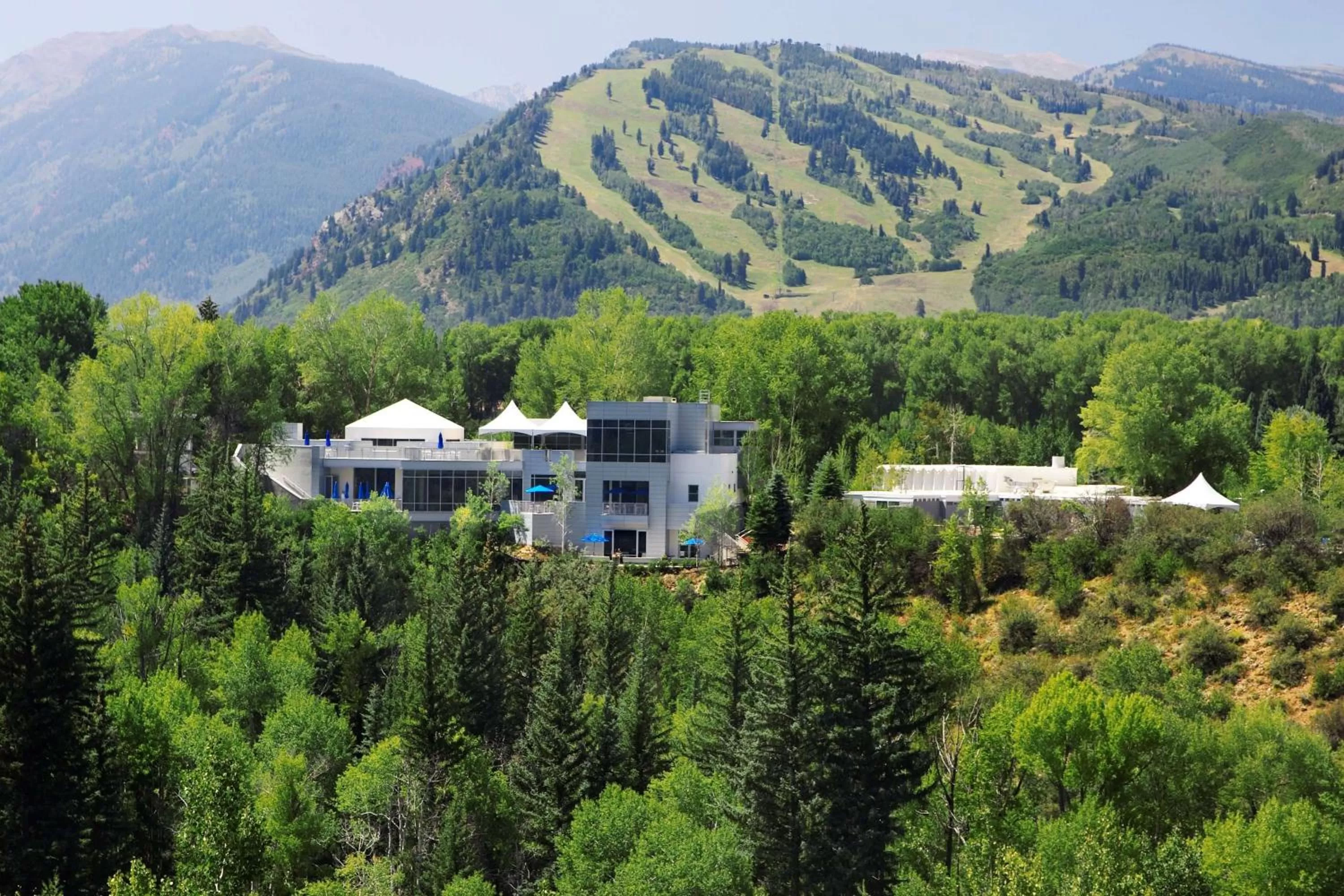 Property building in Aspen Meadows Resort