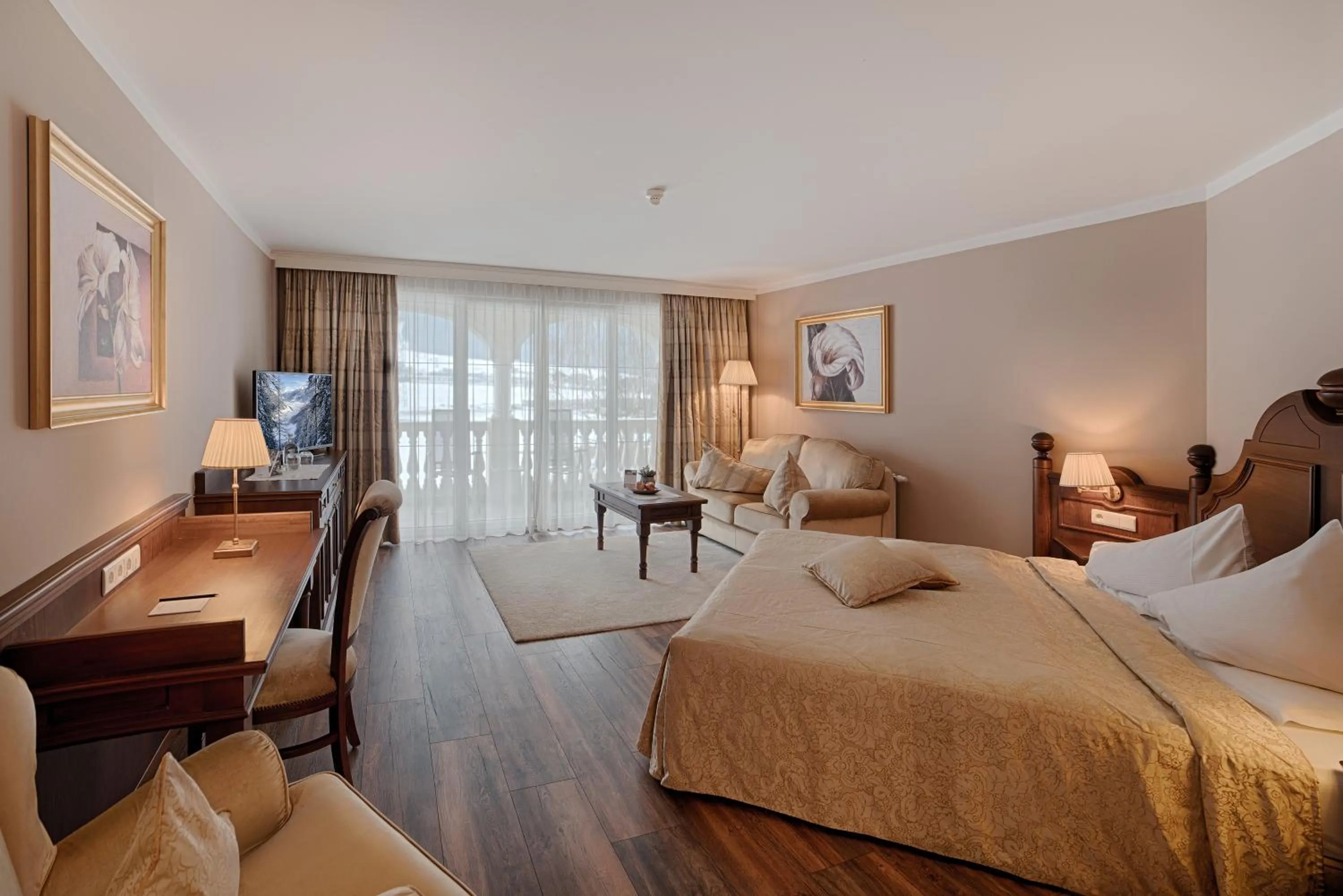 Photo of the whole room, Bed in Majestic - Unique Spa Resort