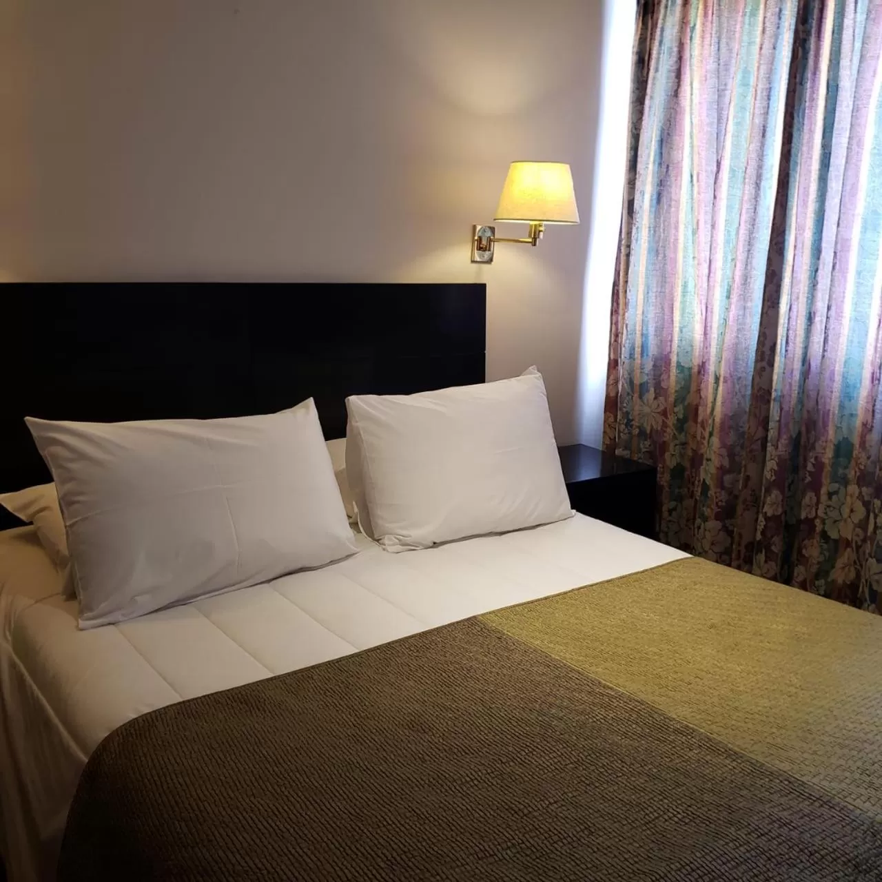 Bed in Hotel Gavina Express