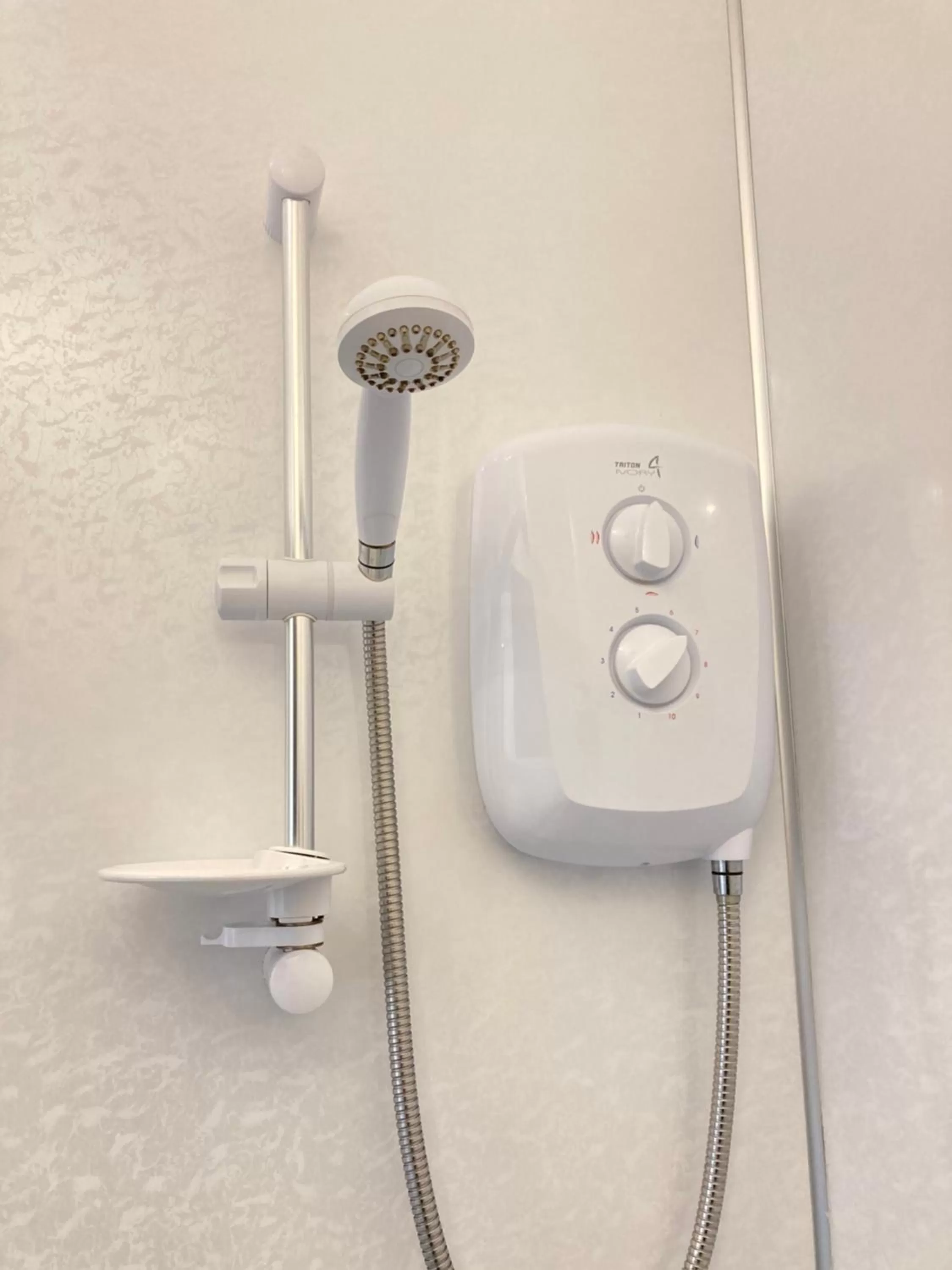 Shower in Hillcrest Bed & Breakfast