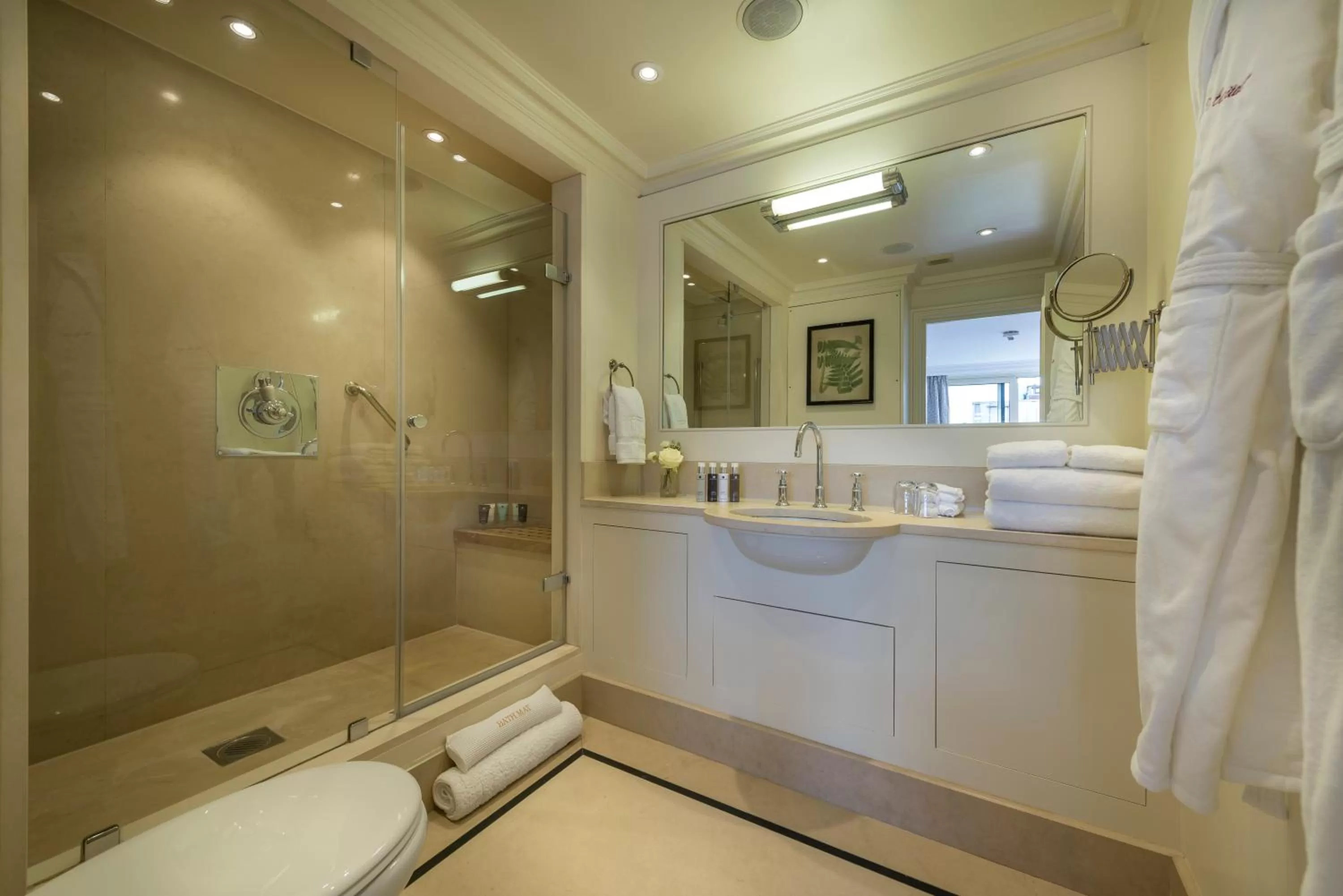 Shower in The Capital Hotel, Apartments & Townhouse - Small Luxury Hotels of The World