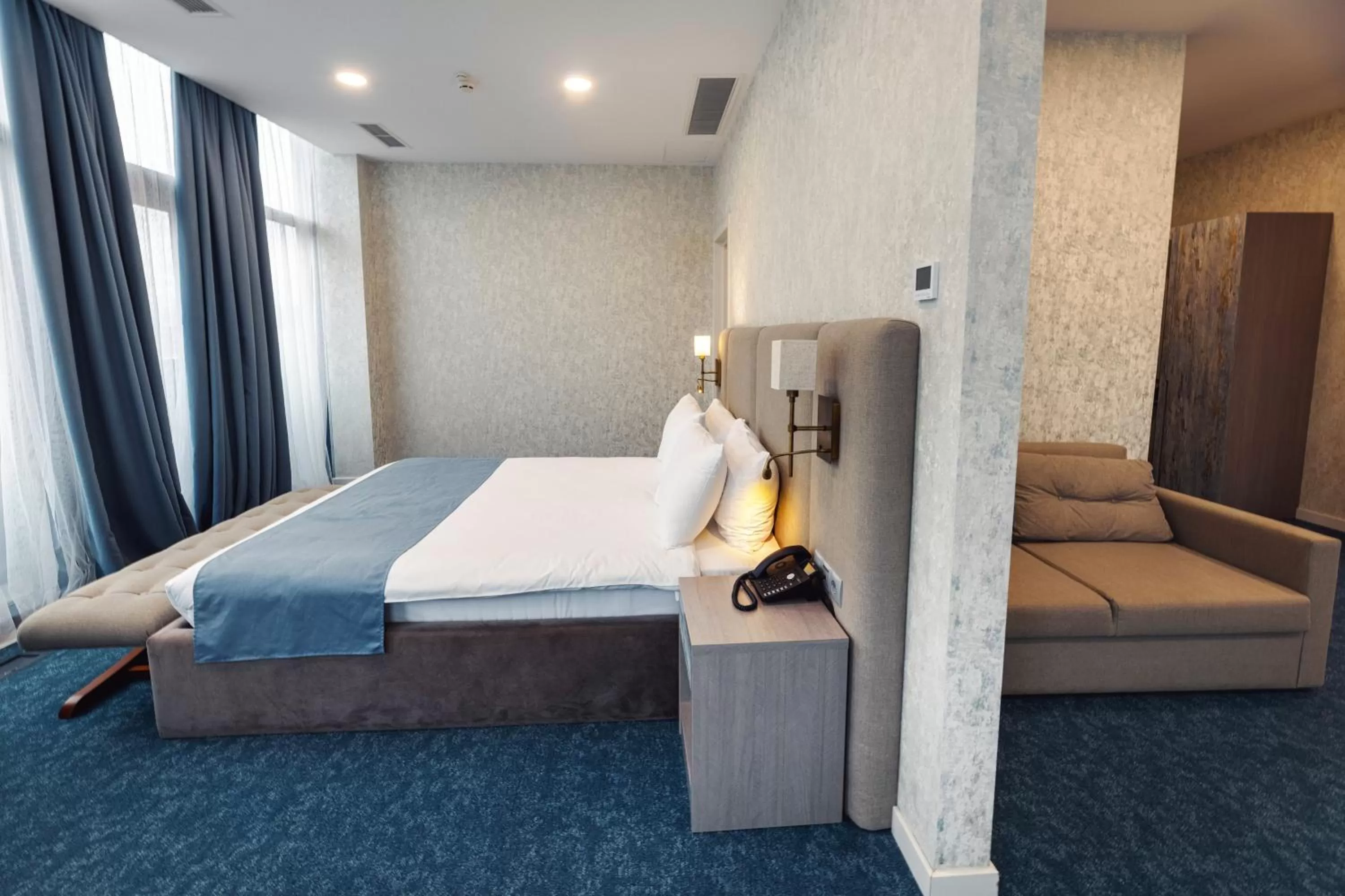 Bed in Meta Business Hotel By King David