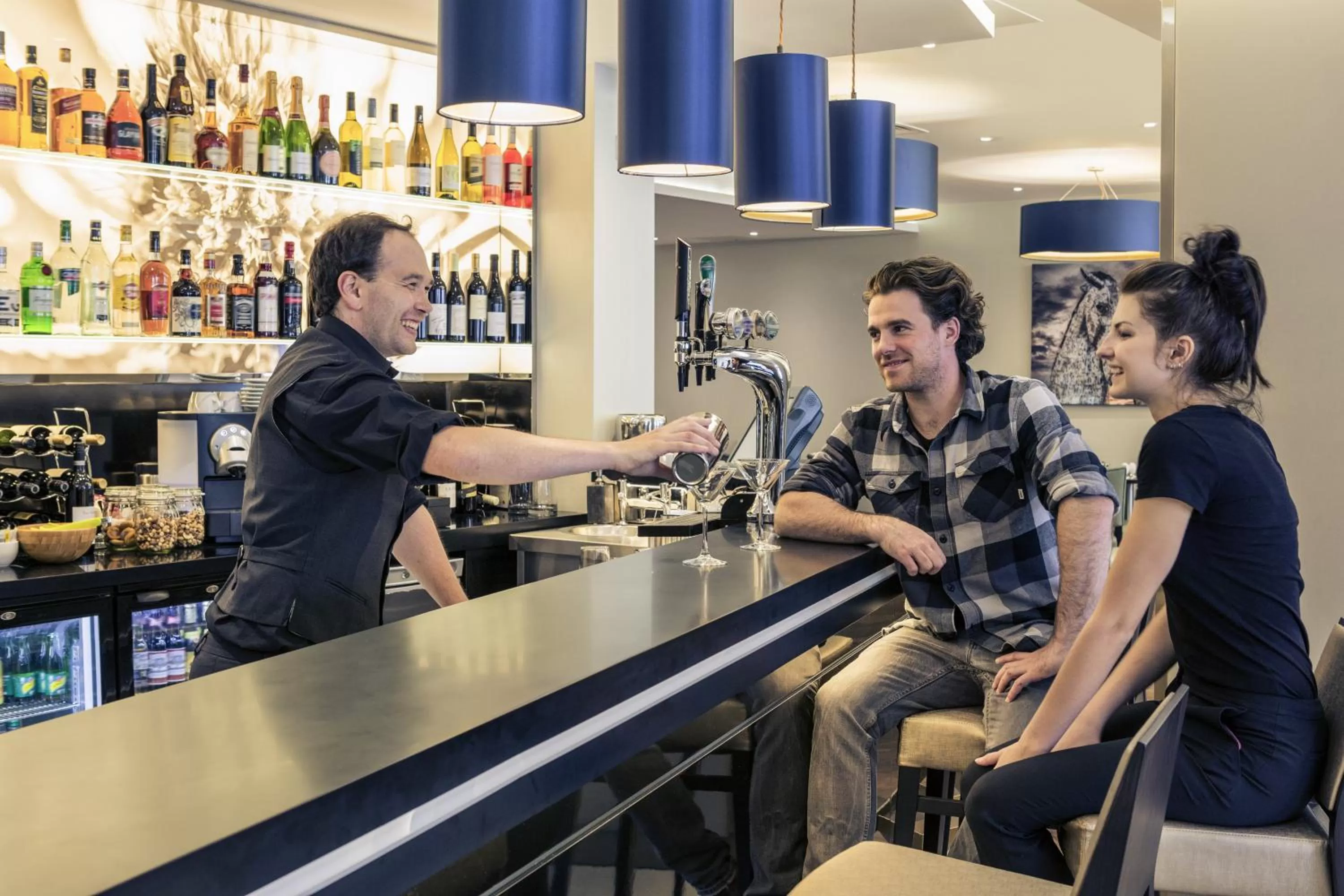 Lounge or bar in Mercure Edinburgh Haymarket