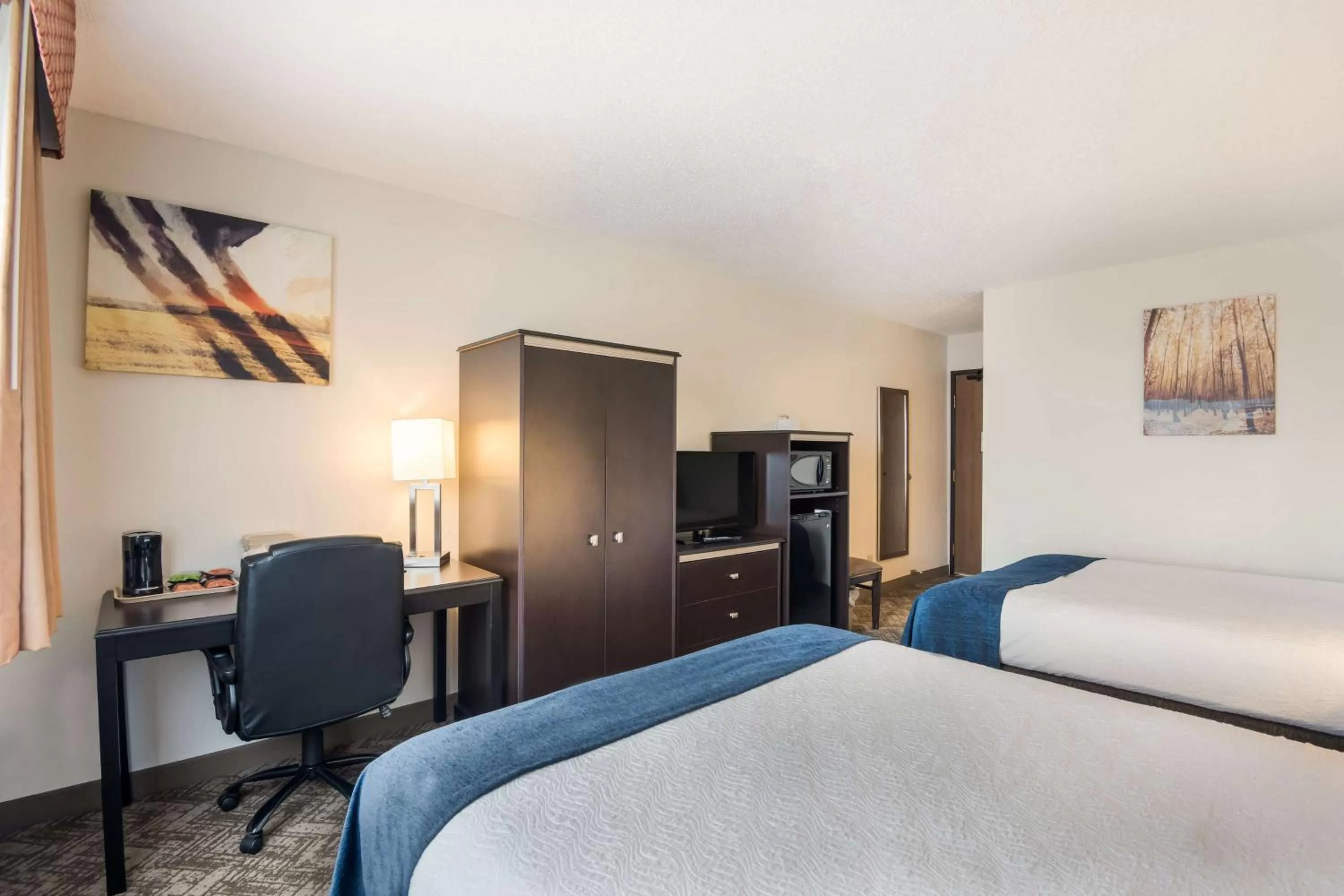 Bedroom, Bed in Best Western Mount Pleasant Inn