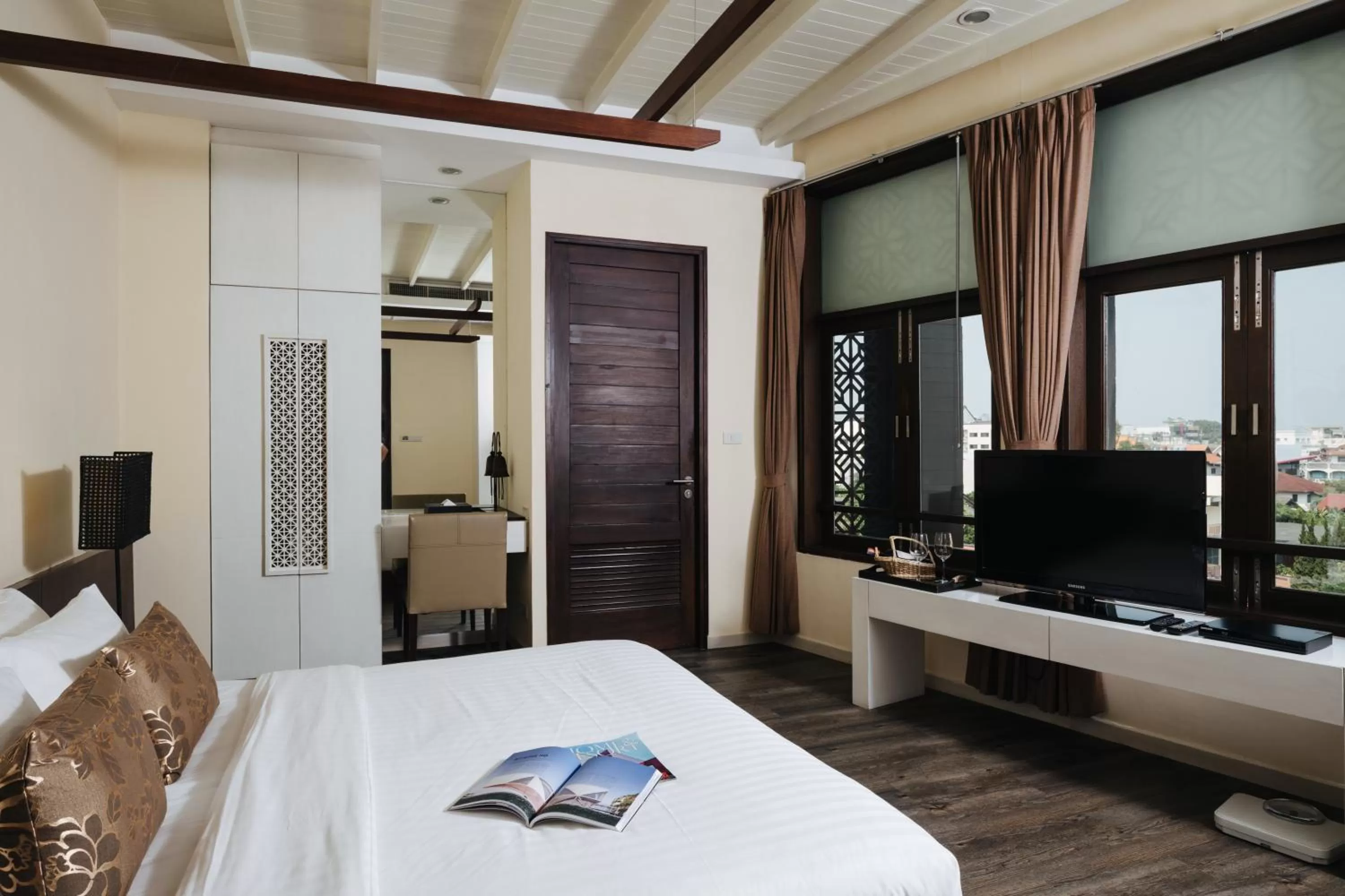 View (from property/room), Bed in De Chai Colonial Hotel & Spa - SHA Plus