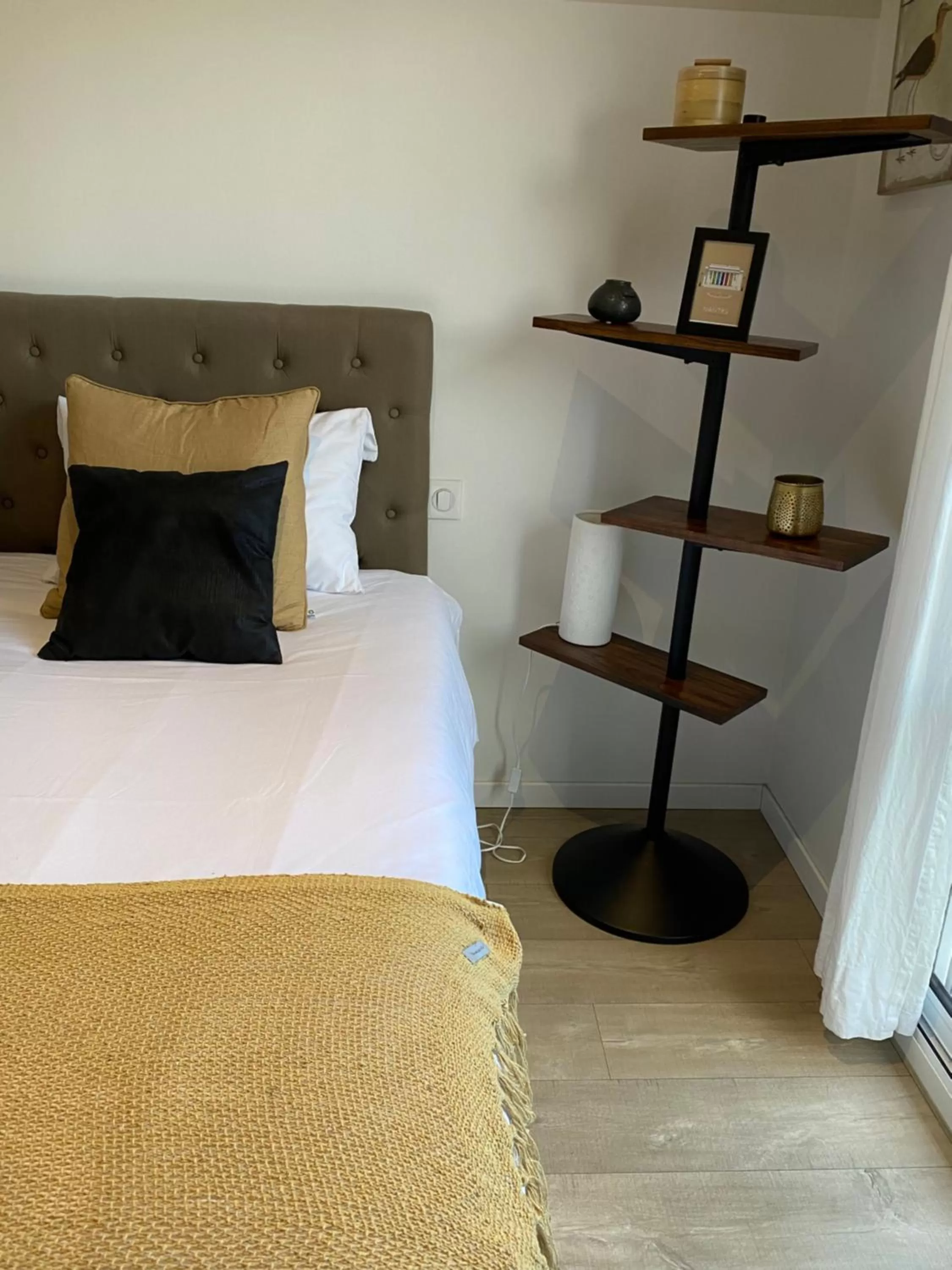 Bedroom, Bed in Le Temps des Hôtes