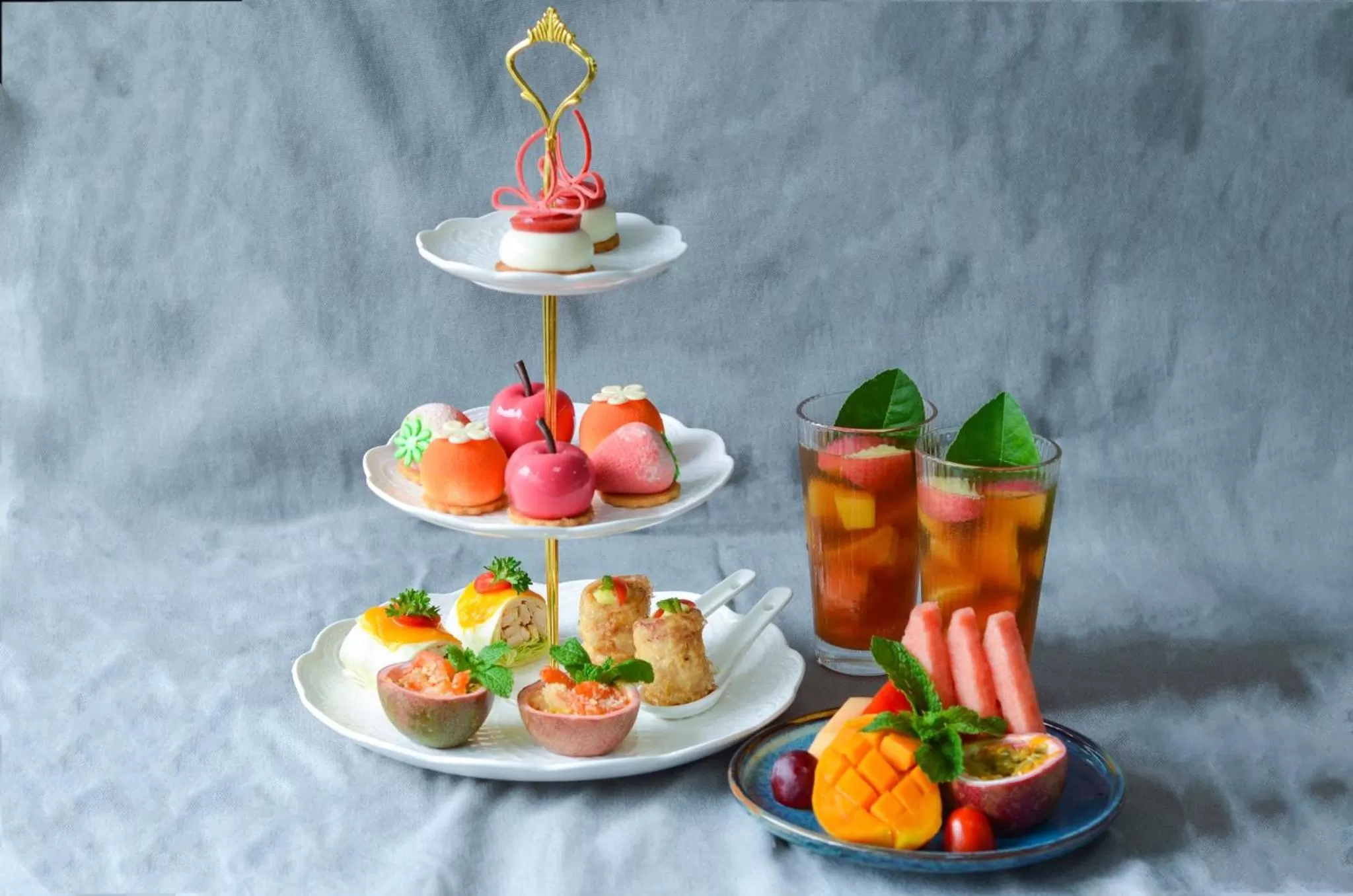 Restaurant/places to eat in Crowne Plaza Guangzhou City Centre by IHG