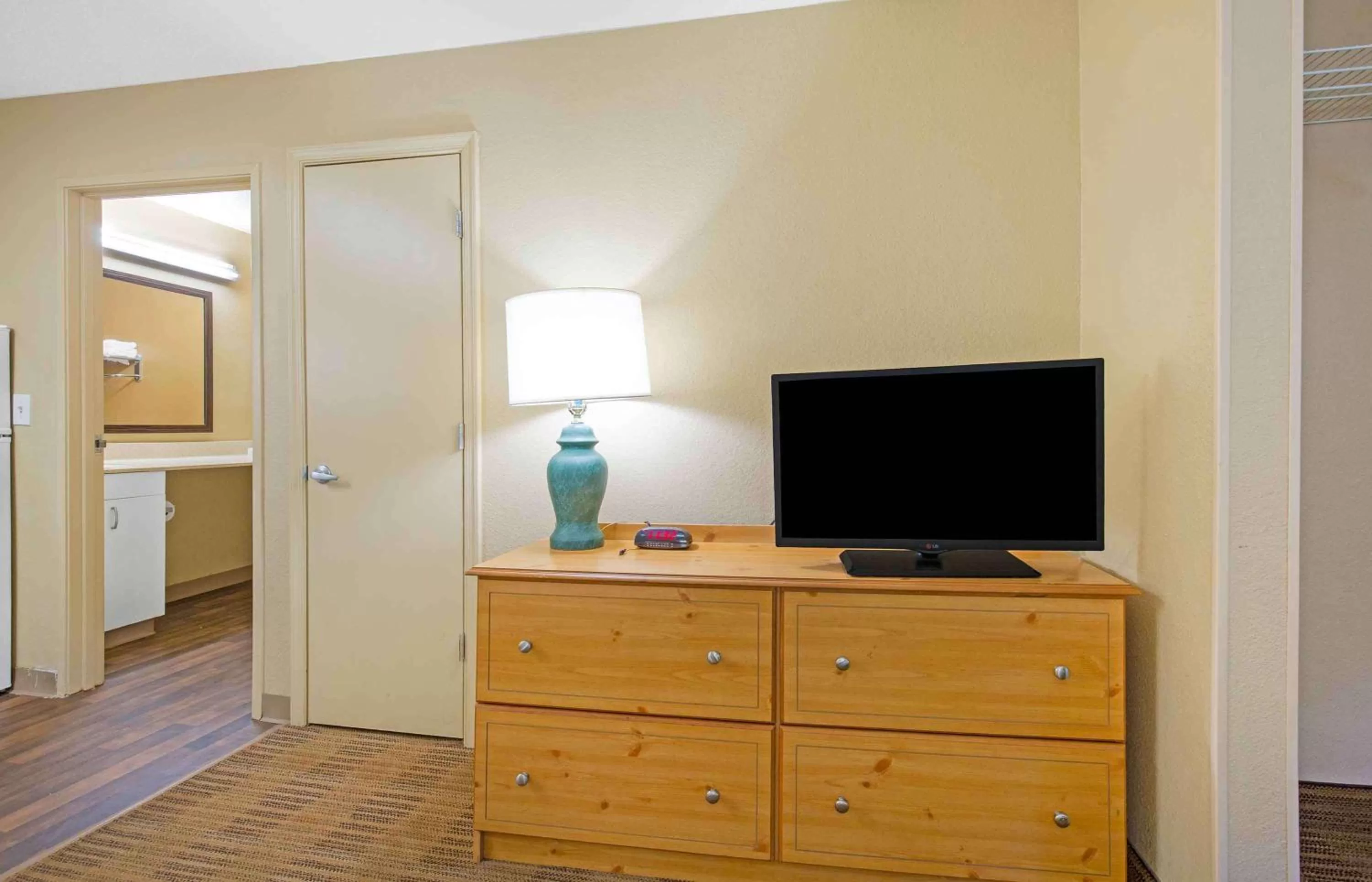 Bedroom in Extended Stay America Select Suites - Washington, DC - Sterling - Dulles