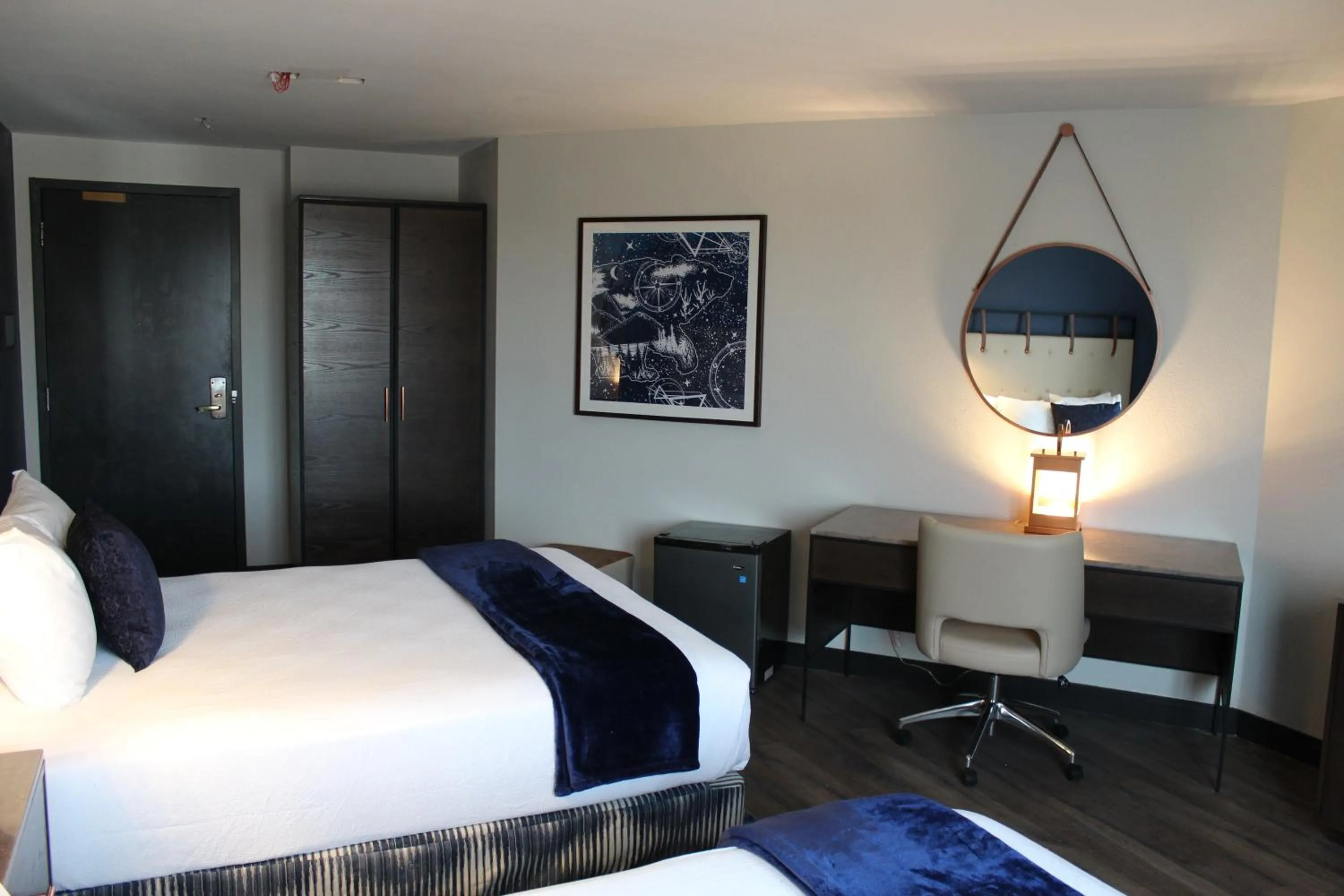 Bedroom, Bed in Hotel Westport Kansas City, Tapestry Collection by Hilton