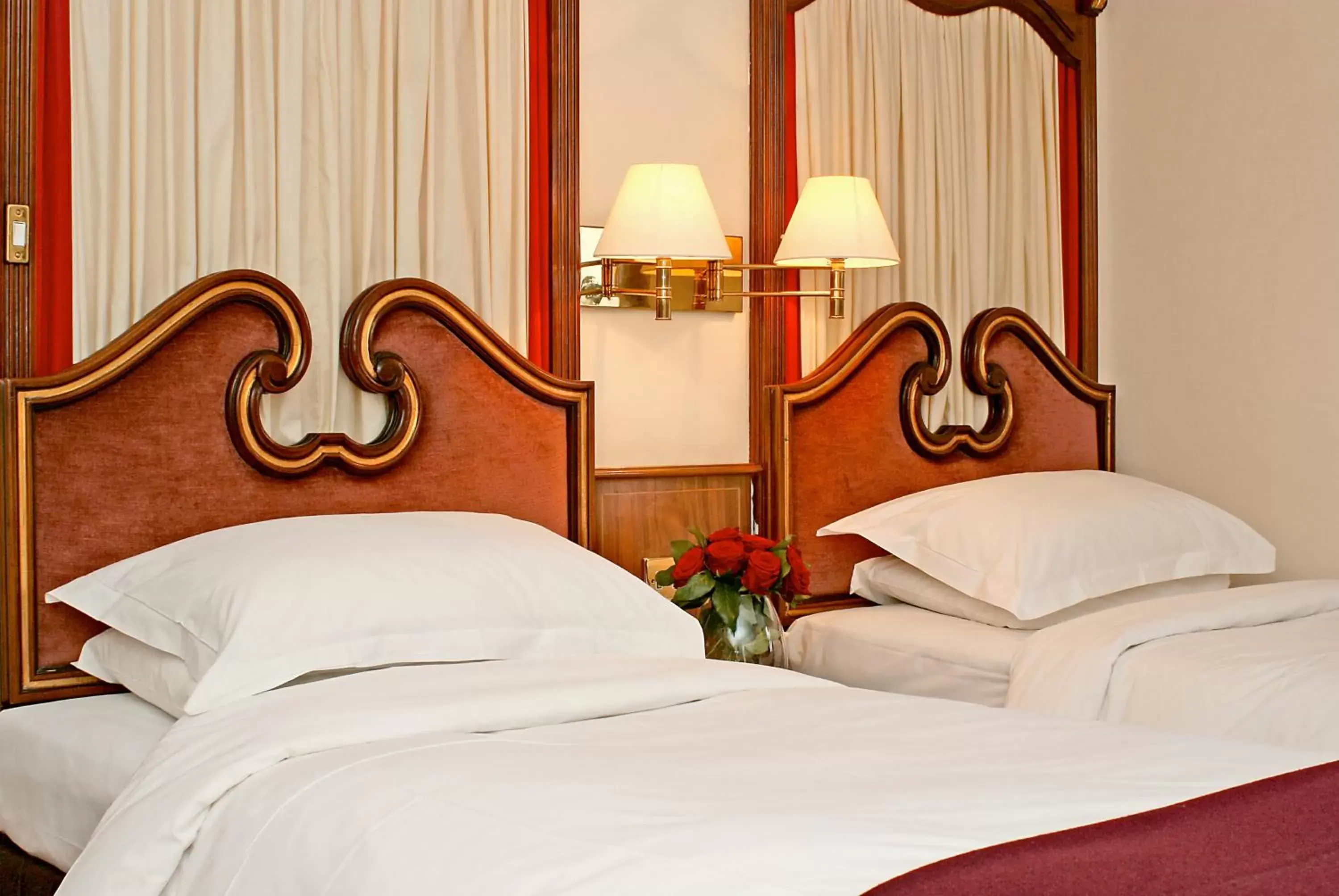 Twin Room in The Rathbone Hotel, Fitzrovia Twin Room in The Rathbone Hotel, Fitzrovia