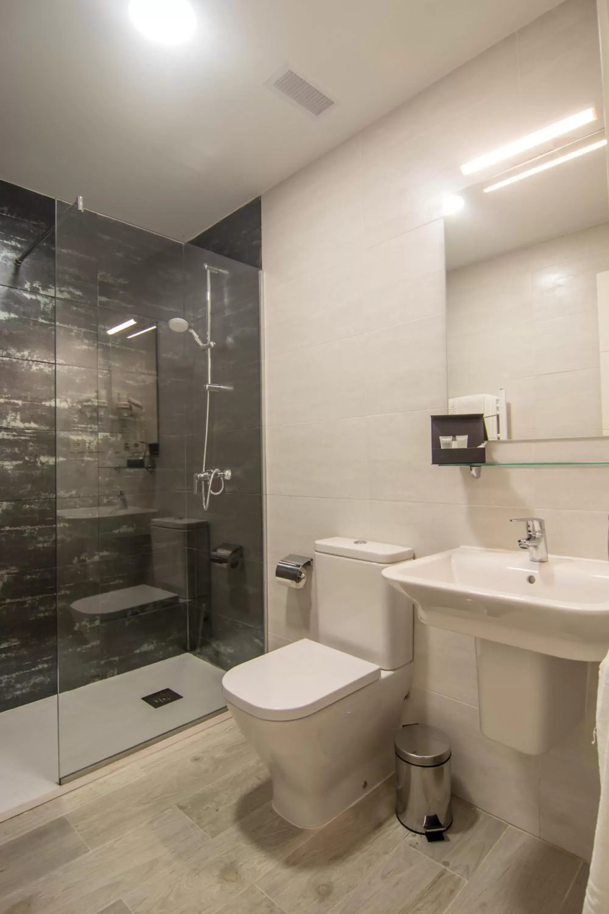 Basic Double Room in Hotel Los Cigarrales Basic Double Room in Hotel Los Cigarrales