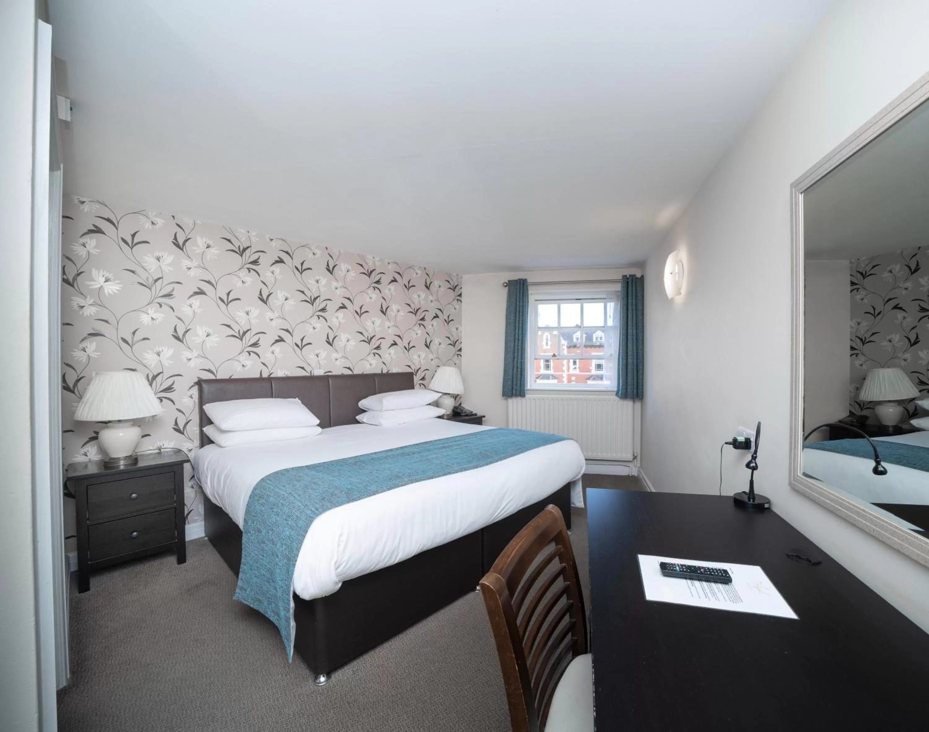 Bedroom, Bed in The Angel Hotel