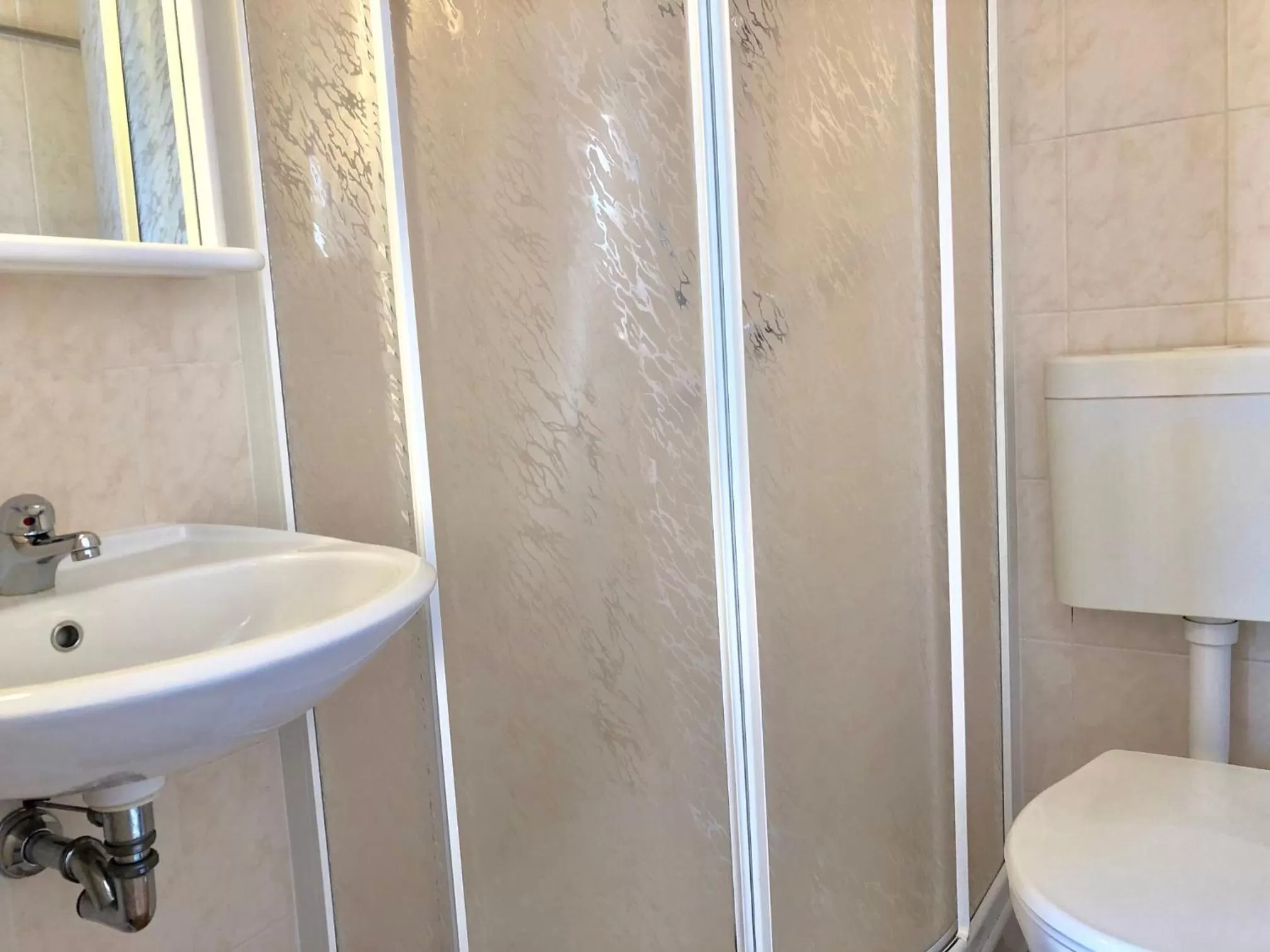 Shower in Residenza Ai Ronchi 1 2 6