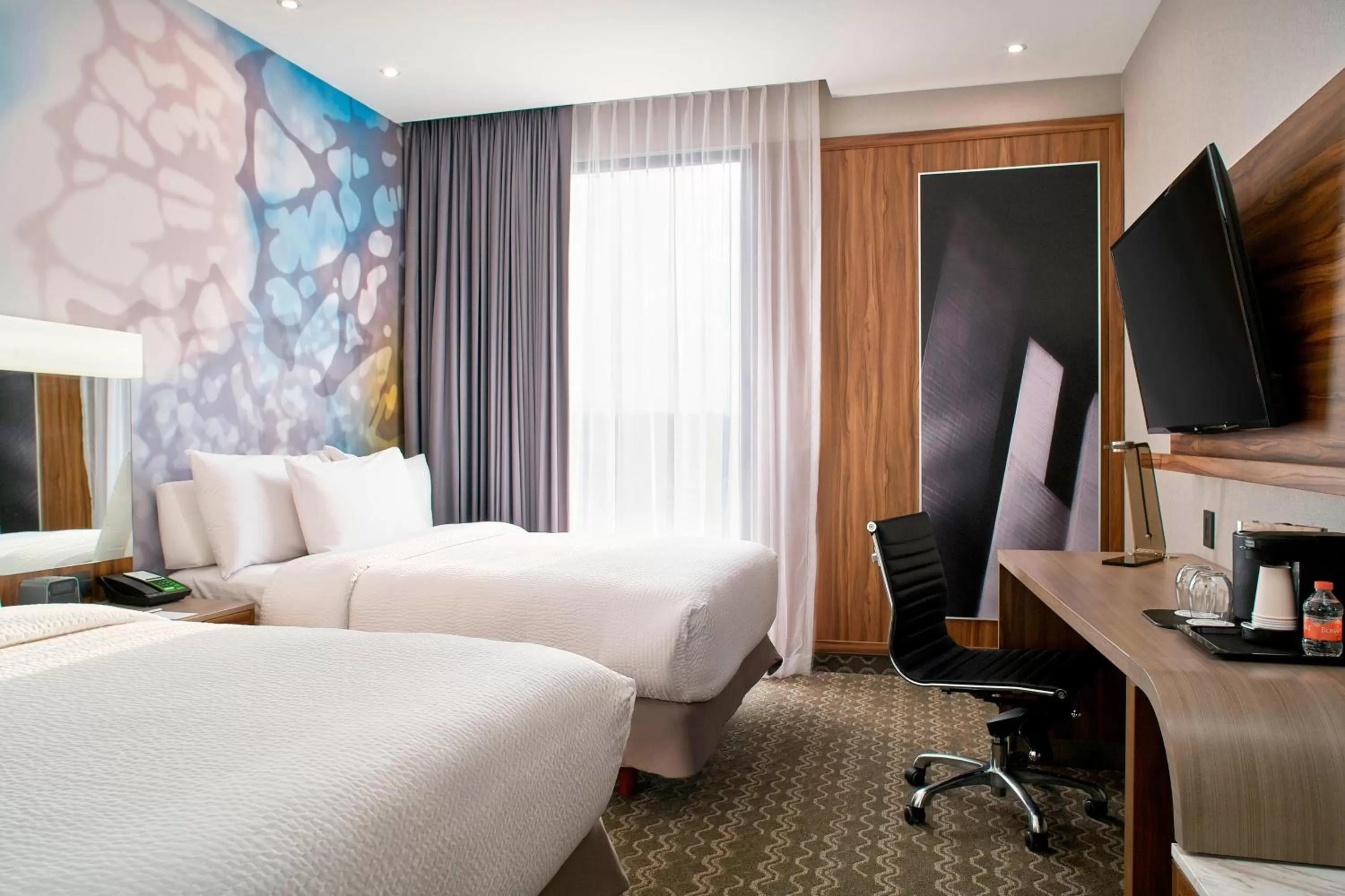 Photo of the whole room, Bed in Courtyard by Marriott Mexico City Toreo