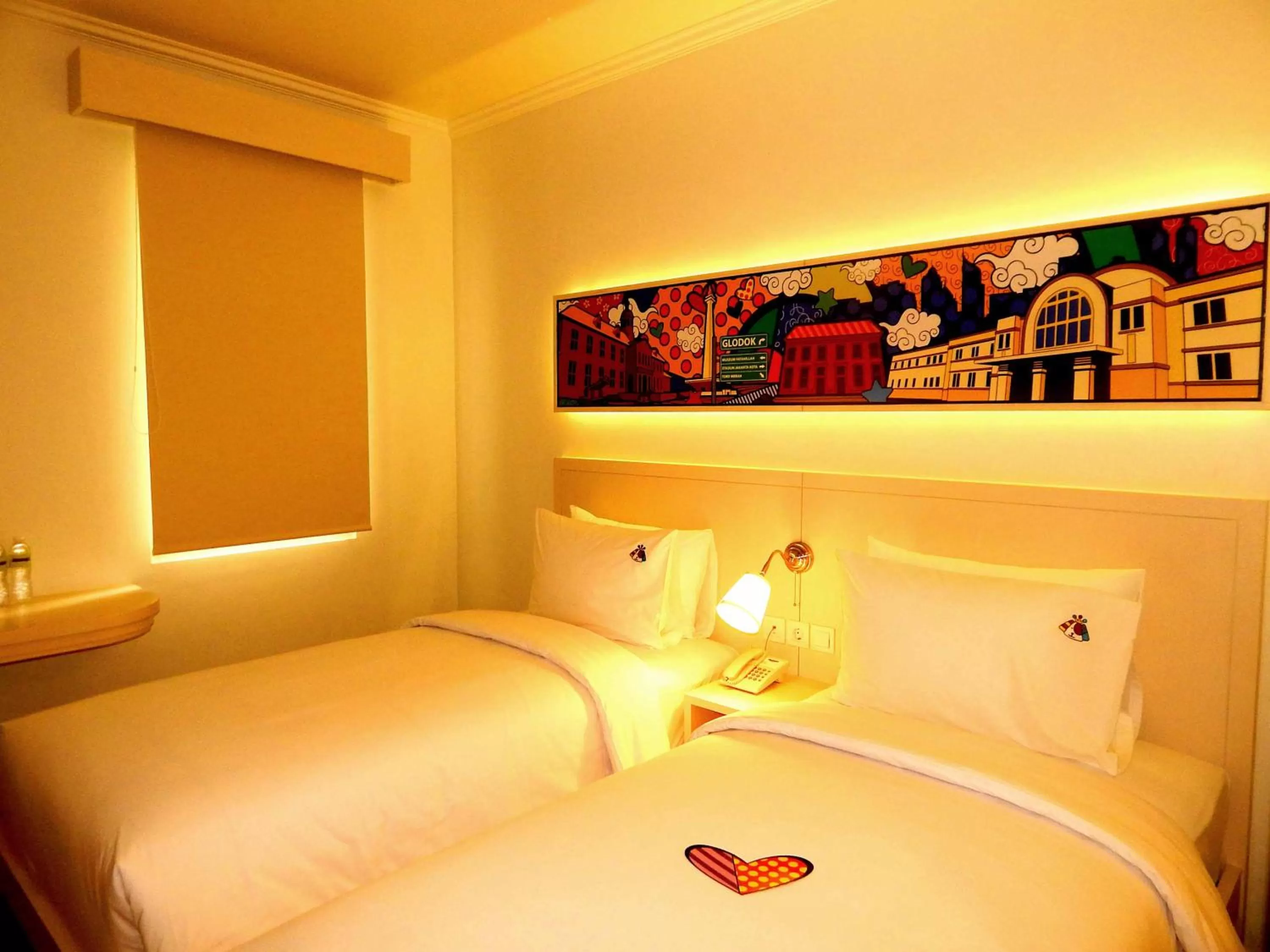 Bed in MaxOne Signature Glodok Jakarta