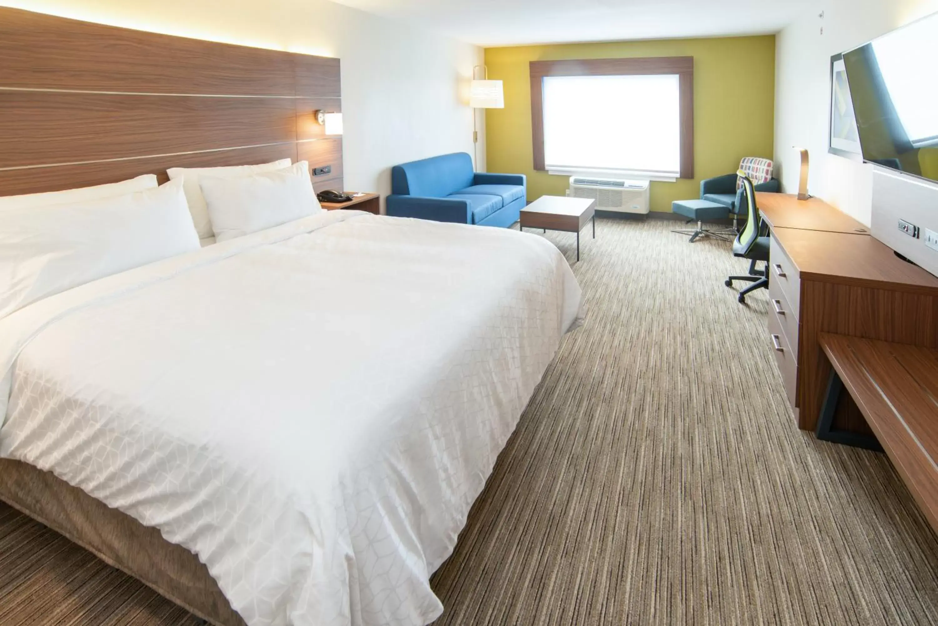 King Suite in Holiday Inn Express & Suites - North Battleford by IHG King Suite in Holiday Inn Express & Suites - North Battleford by IHG