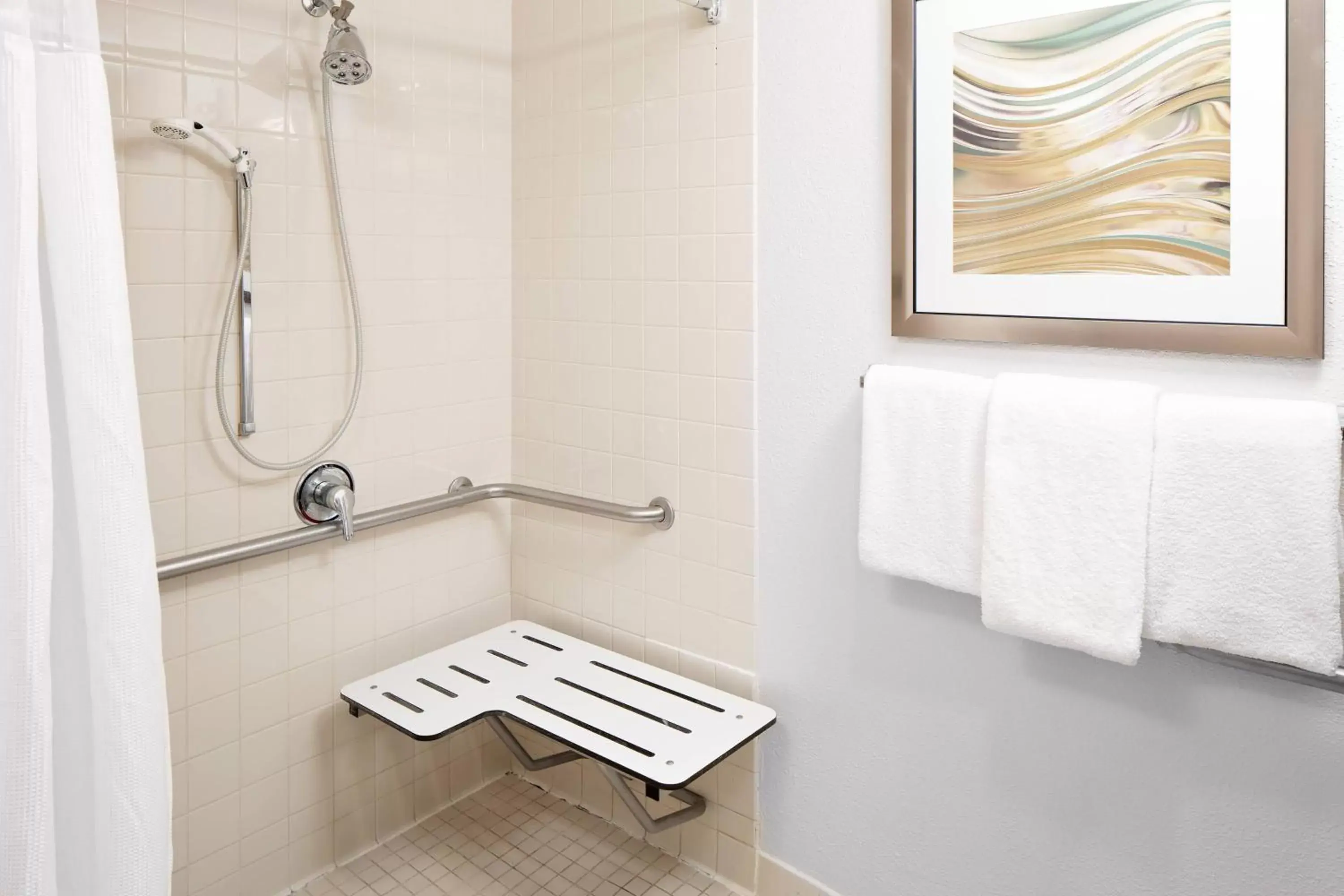 King Room with Pool View in Courtyard Houston-West University King Room with Pool View in Courtyard Houston-West University