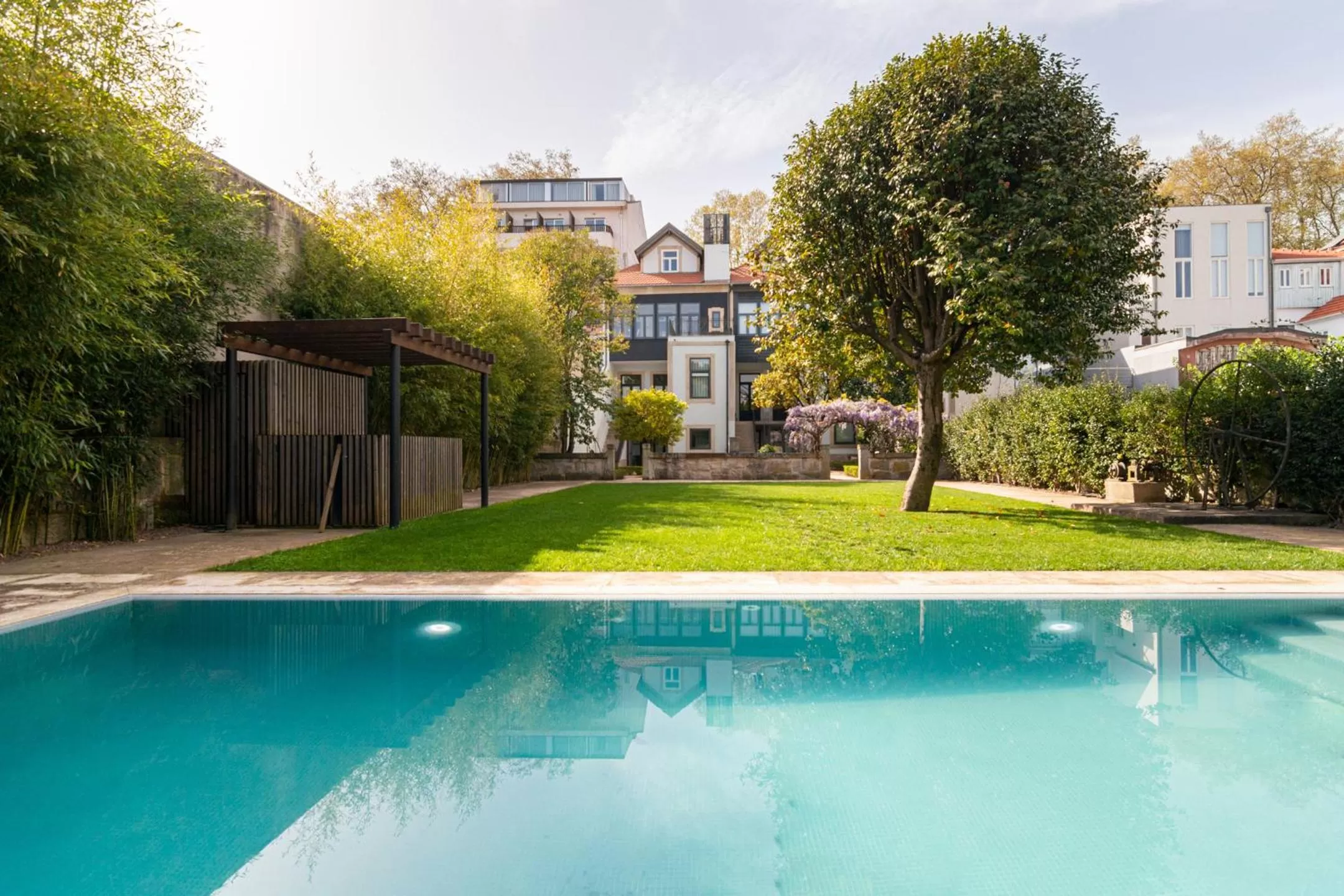 Marquês Garden House by Olivia